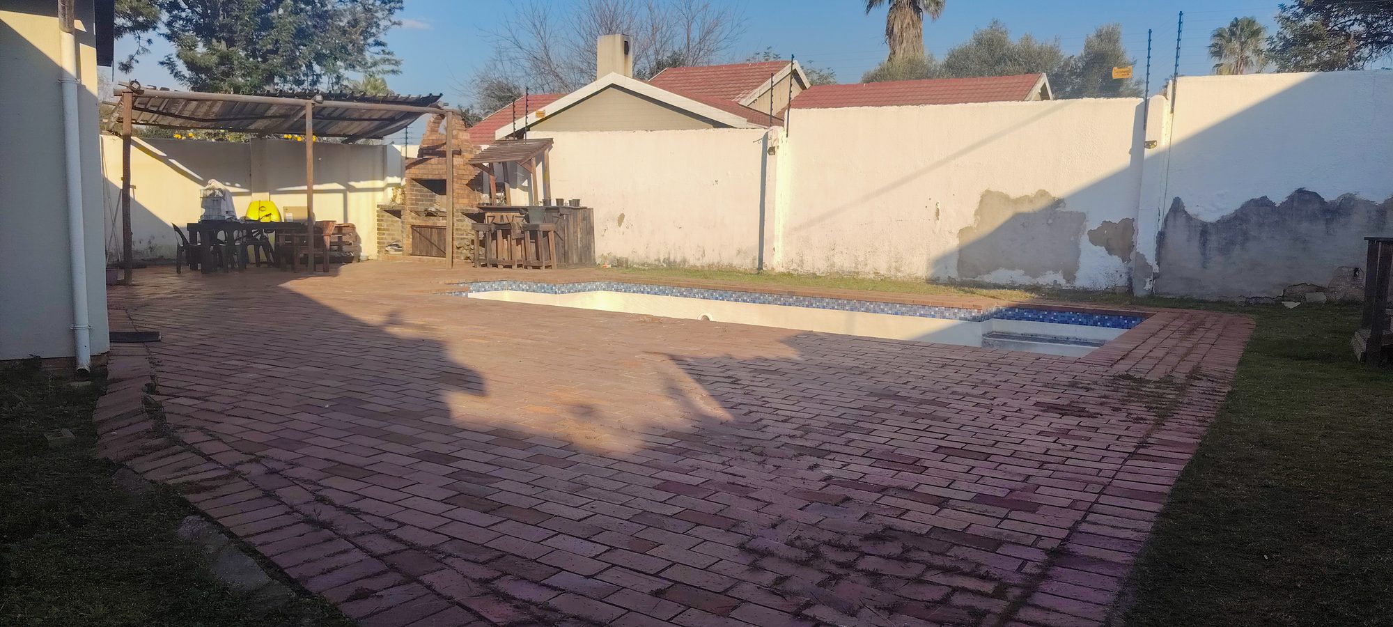Spacious 4-Bedroom Family Home with Pool, Built-in Braai & Ample Parking — image 22