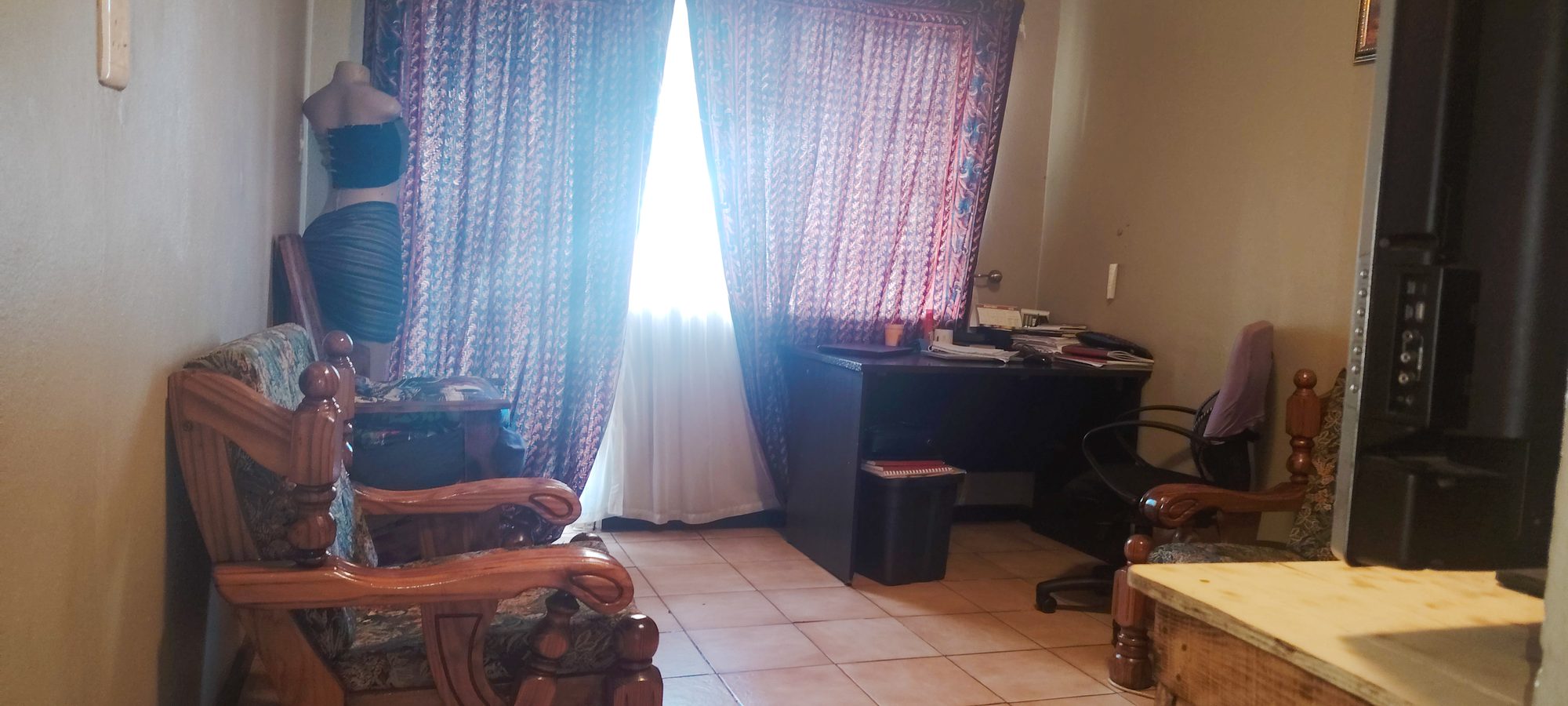Spacious 4-Bedroom Family Home with Pool, Built-in Braai & Ample Parking — image 8