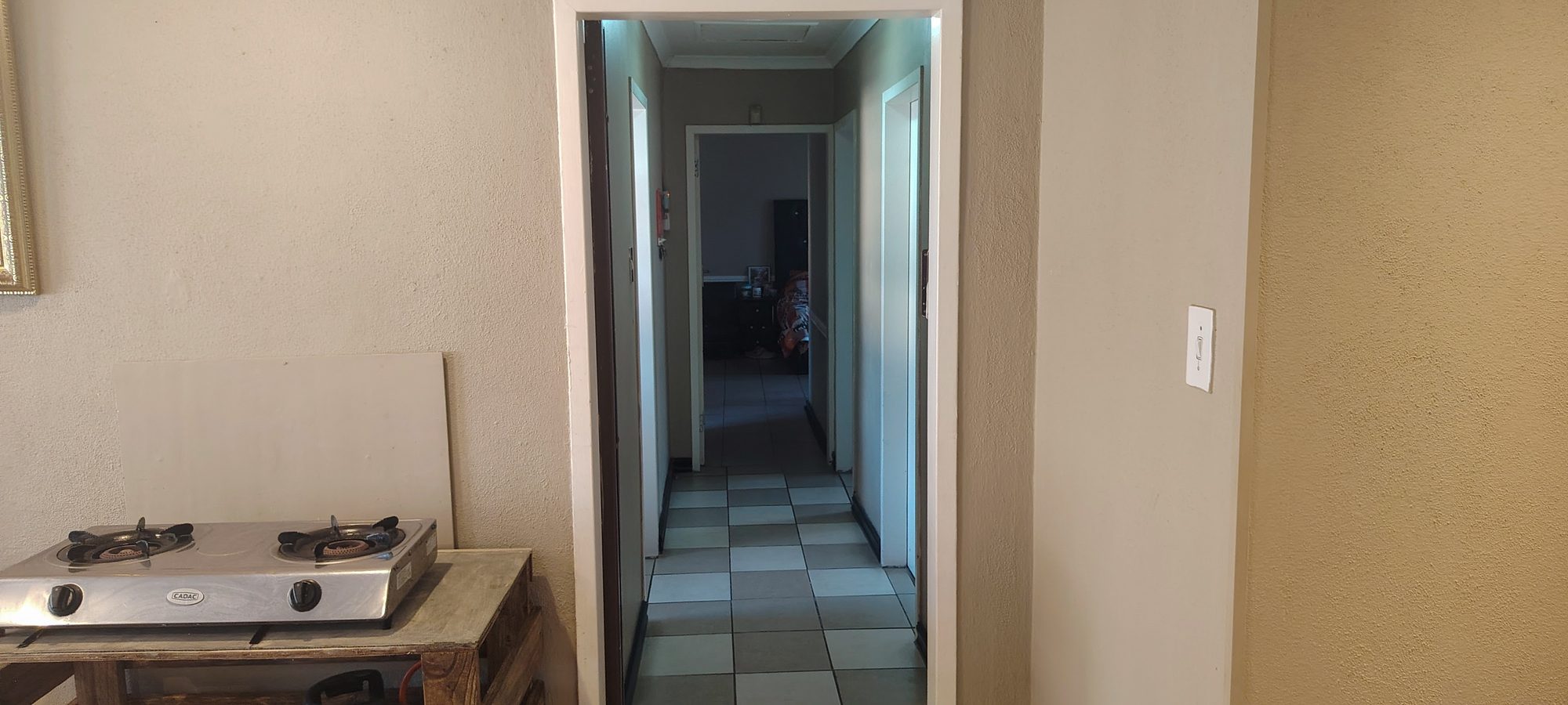 Spacious 4-Bedroom Family Home with Pool, Built-in Braai & Ample Parking — image 17