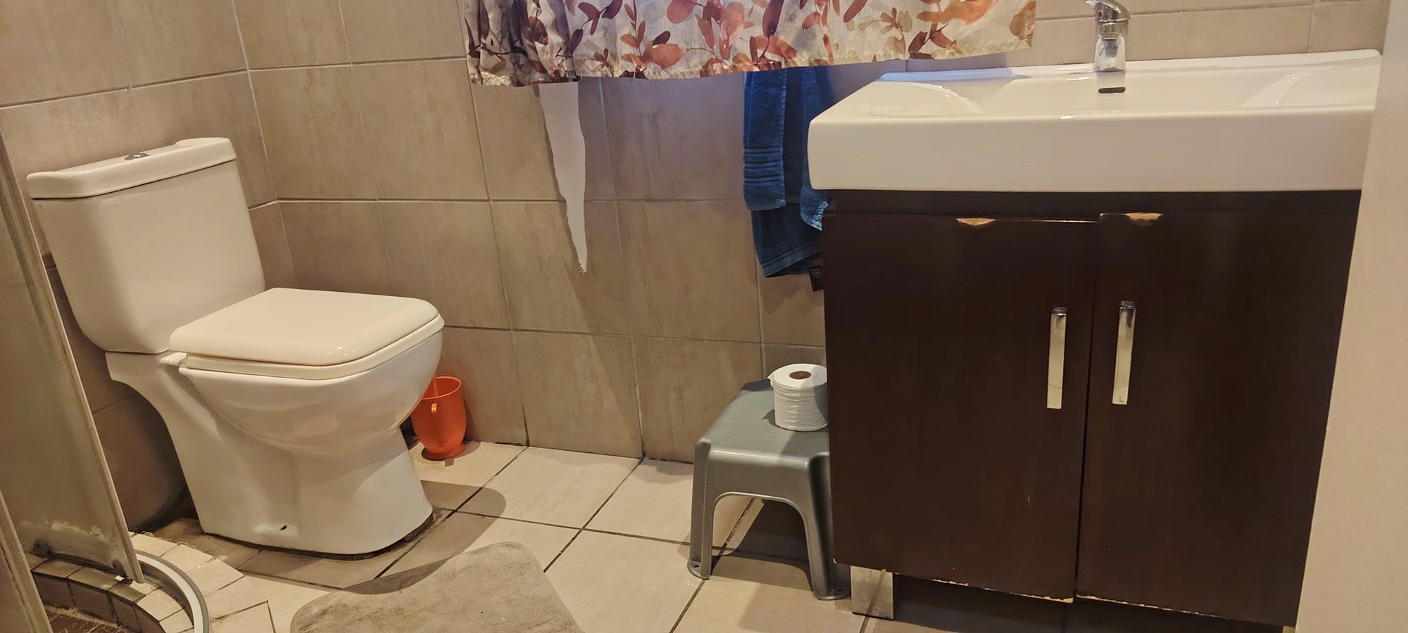 Spacious 4-Bedroom Family Home with Pool, Built-in Braai & Ample Parking — image 19