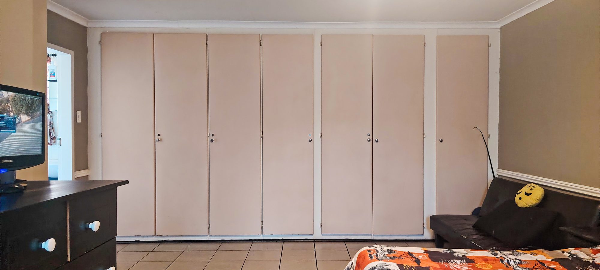 Spacious 4-Bedroom Family Home with Pool, Built-in Braai & Ample Parking — image 29