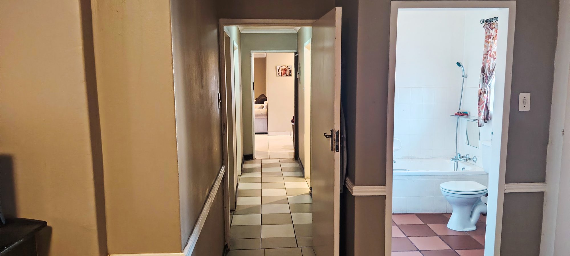 Spacious 4-Bedroom Family Home with Pool, Built-in Braai & Ample Parking — image 34