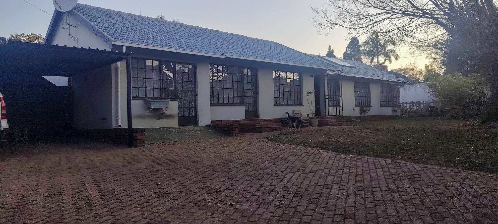 Spacious 4-Bedroom Family Home with Pool, Built-in Braai & Ample Parking — image 2