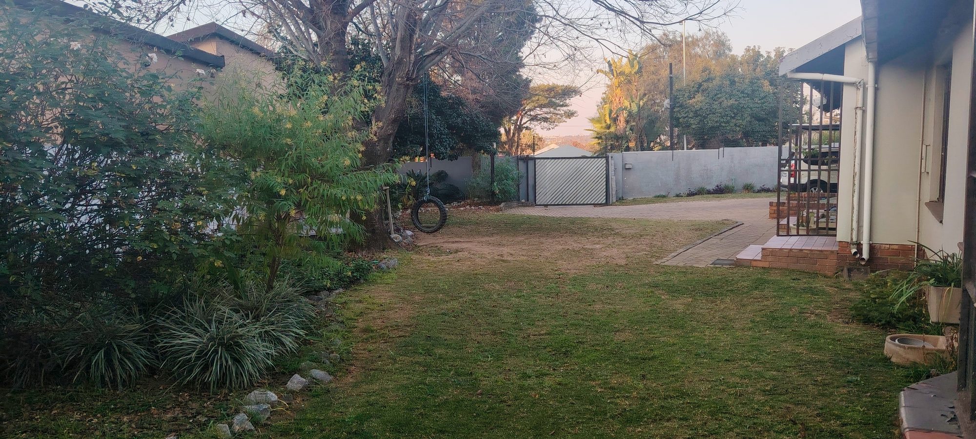 Spacious 4-Bedroom Family Home with Pool, Built-in Braai & Ample Parking — image 41