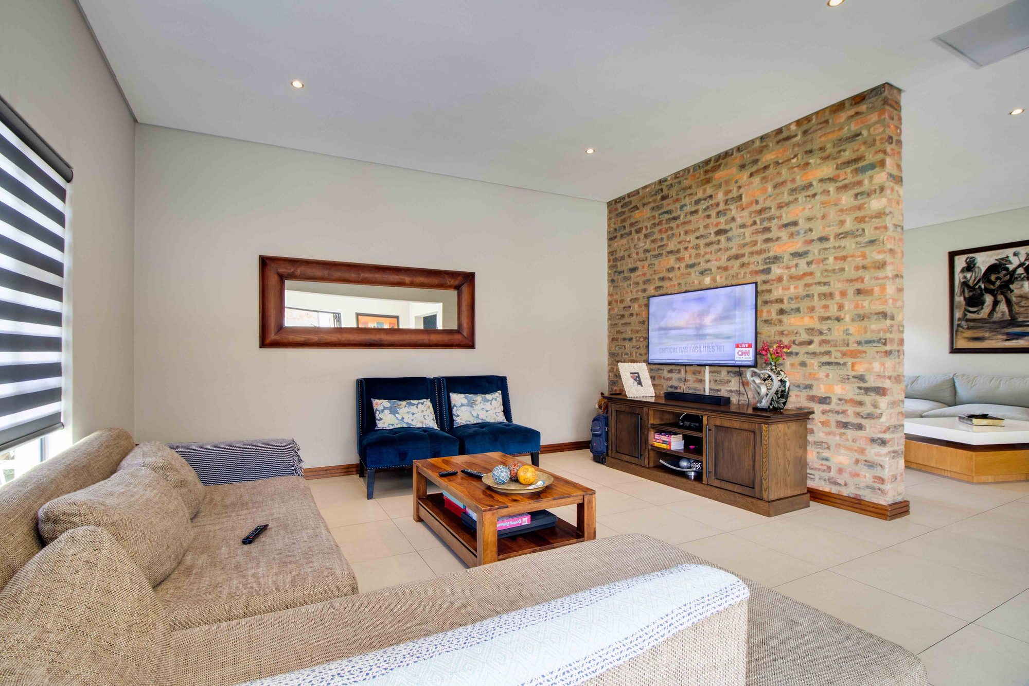 Elegant 3-Bedroom Family Home with Pool in Villa Conesa Estate, Homes Haven — image 15