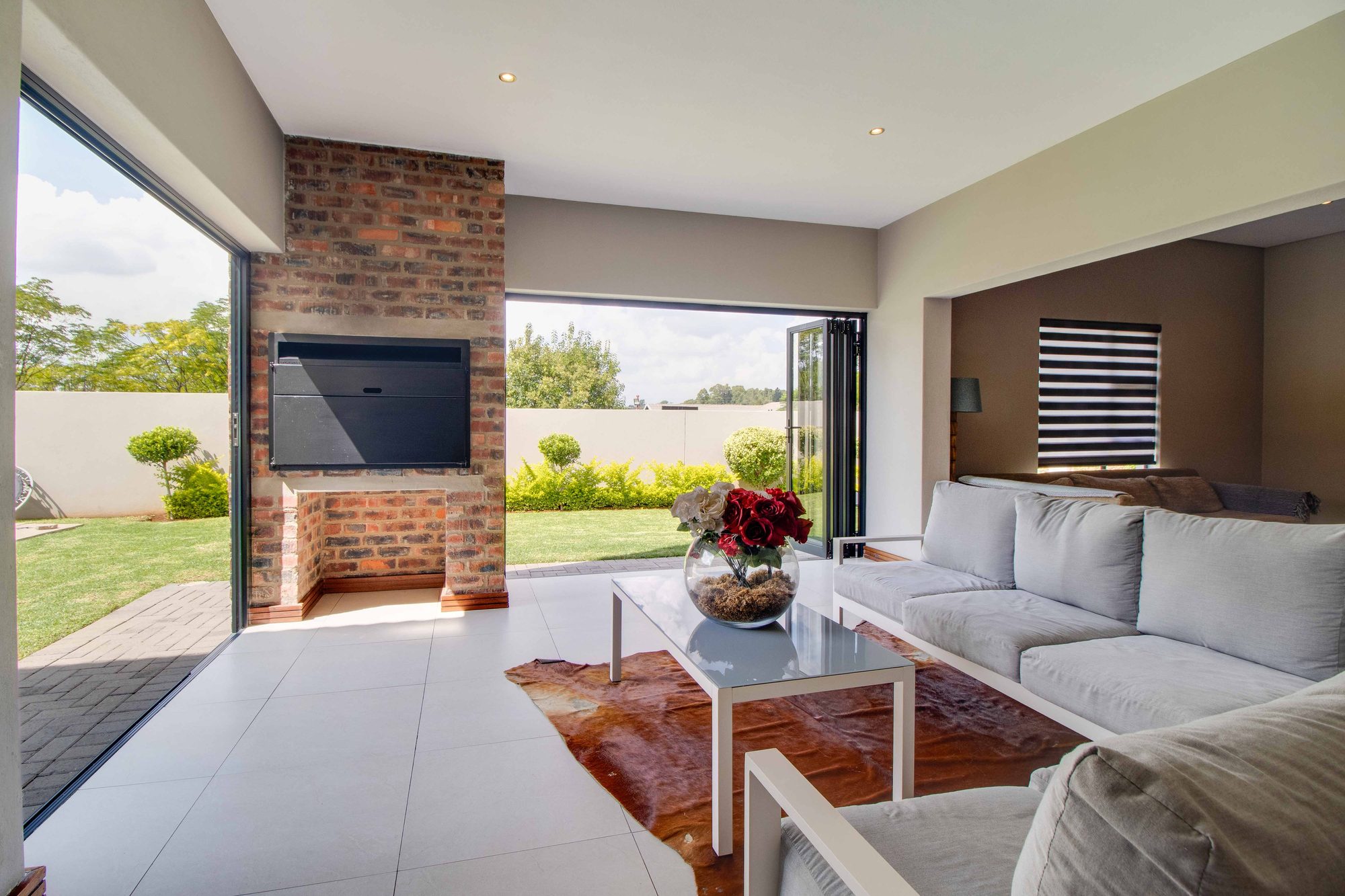 Elegant 3-Bedroom Family Home with Pool in Villa Conesa Estate, Homes Haven — image 35