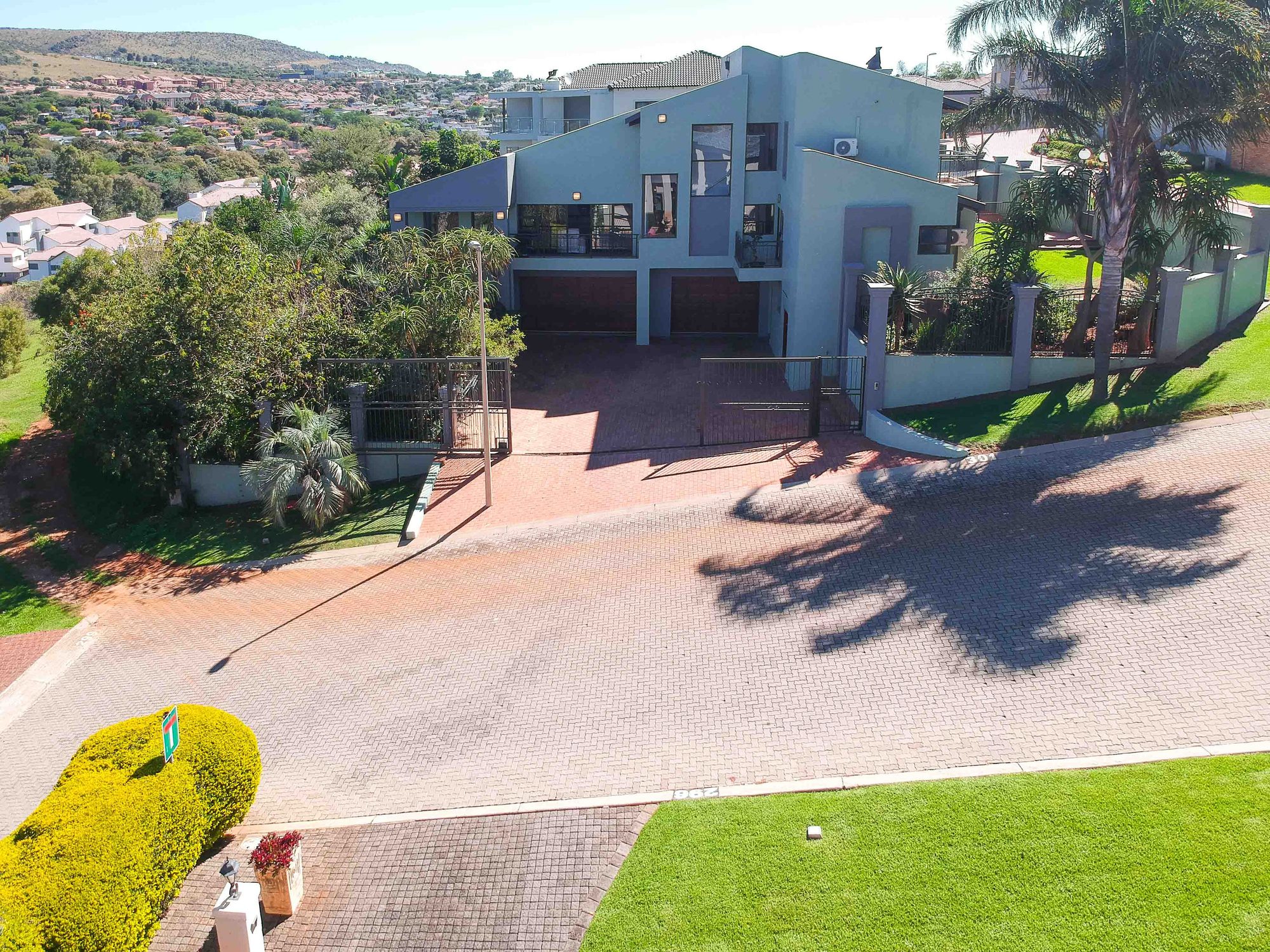 Greenbelt-Facing: The View Behind This Home Will Never Be Built Out | Solar-Powered, 600sqm | Under Roof On A 1,044sqm — image 2