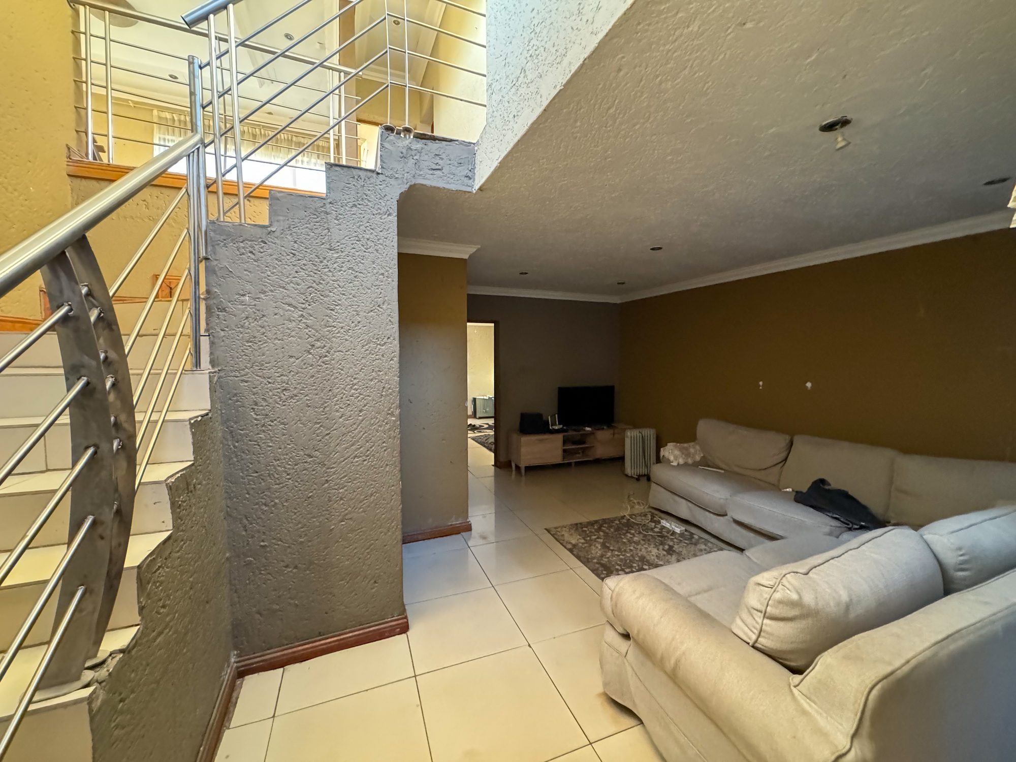Spacious 4-Bedroom Family Home with Balconies, Study & Double Garage in Protea Glen Ext 11 — image 5