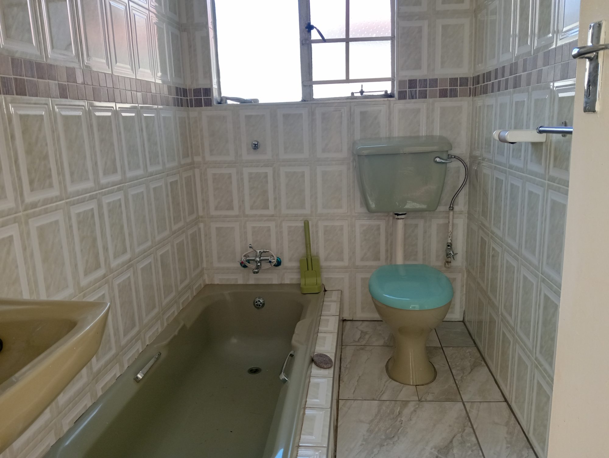 3 Bedroom Family Home for Sale in a Prime Location in HillsView, Kagiso — image 19