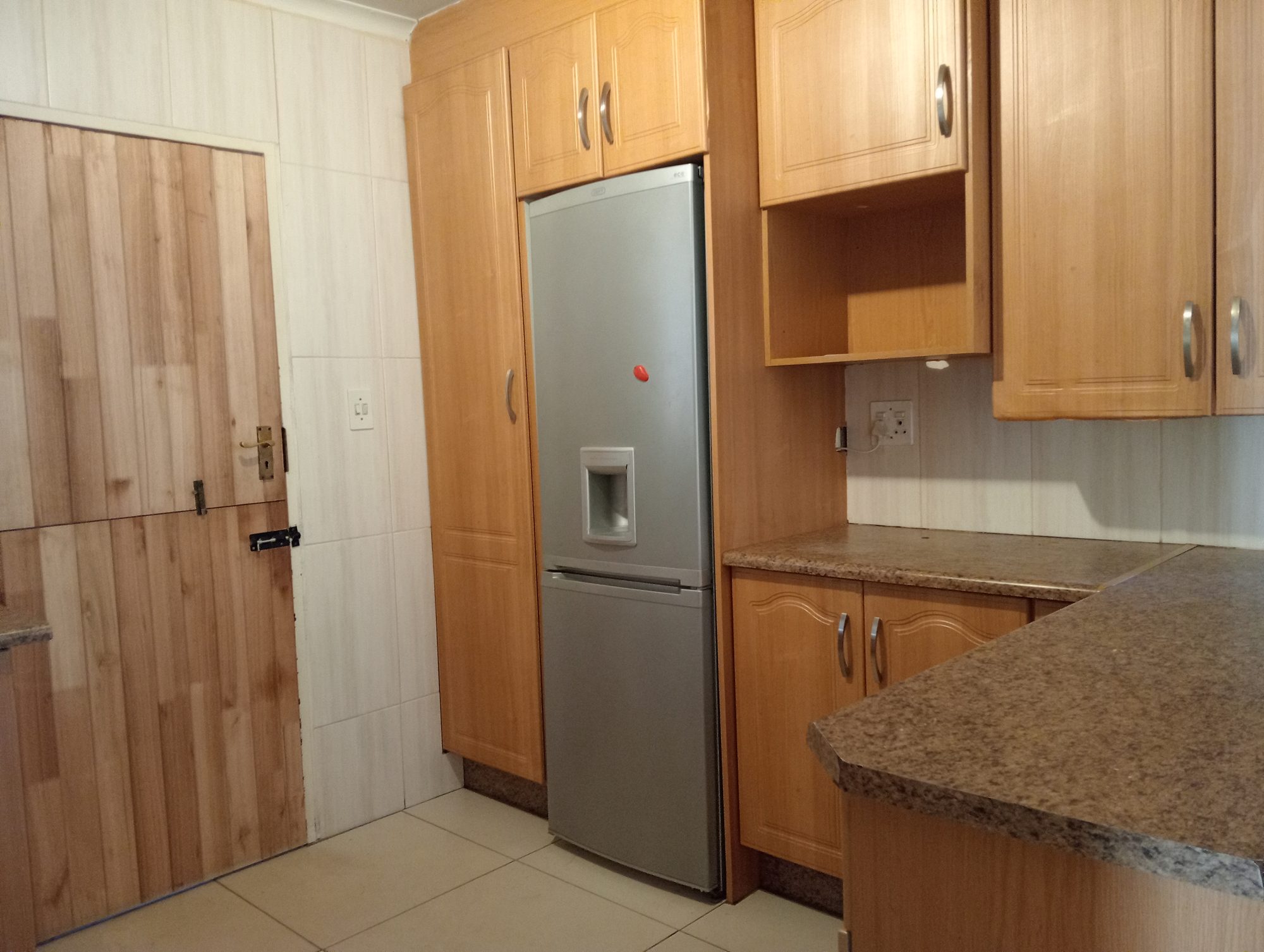 3 Bedroom Family Home for Sale in a Prime Location in HillsView, Kagiso — image 4