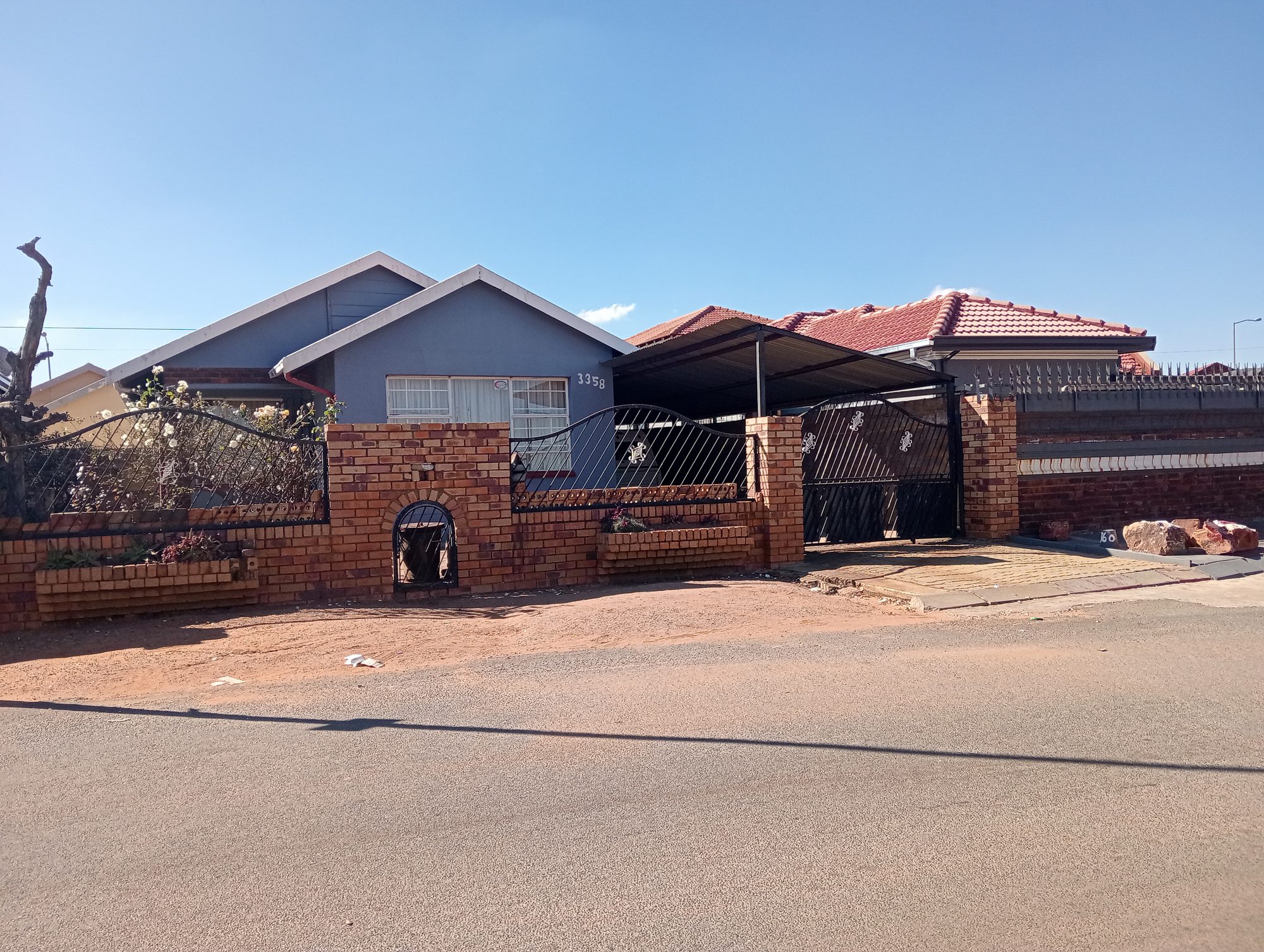 3 Bedroom Family Home for Sale  in a Prime Location in HillsView, Kagiso 