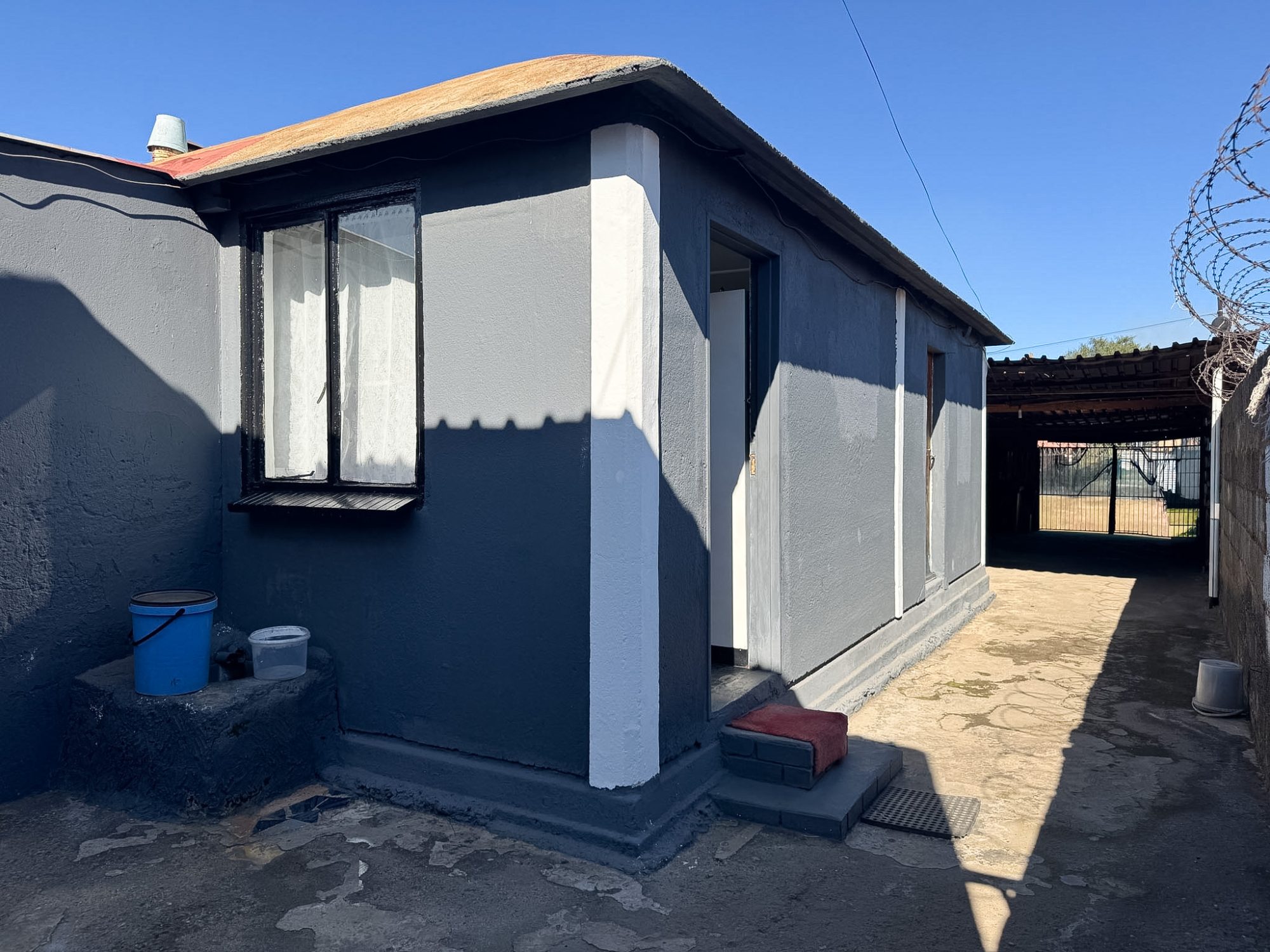 Investment Opportunity with 3 Outside Rooms for Sale in Jabavu (White City), Soweto