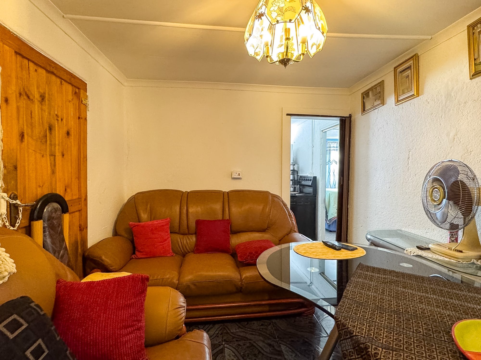 Investment Opportunity with 3 Outside Rooms for Sale in Jabavu (White City), Soweto — image 6