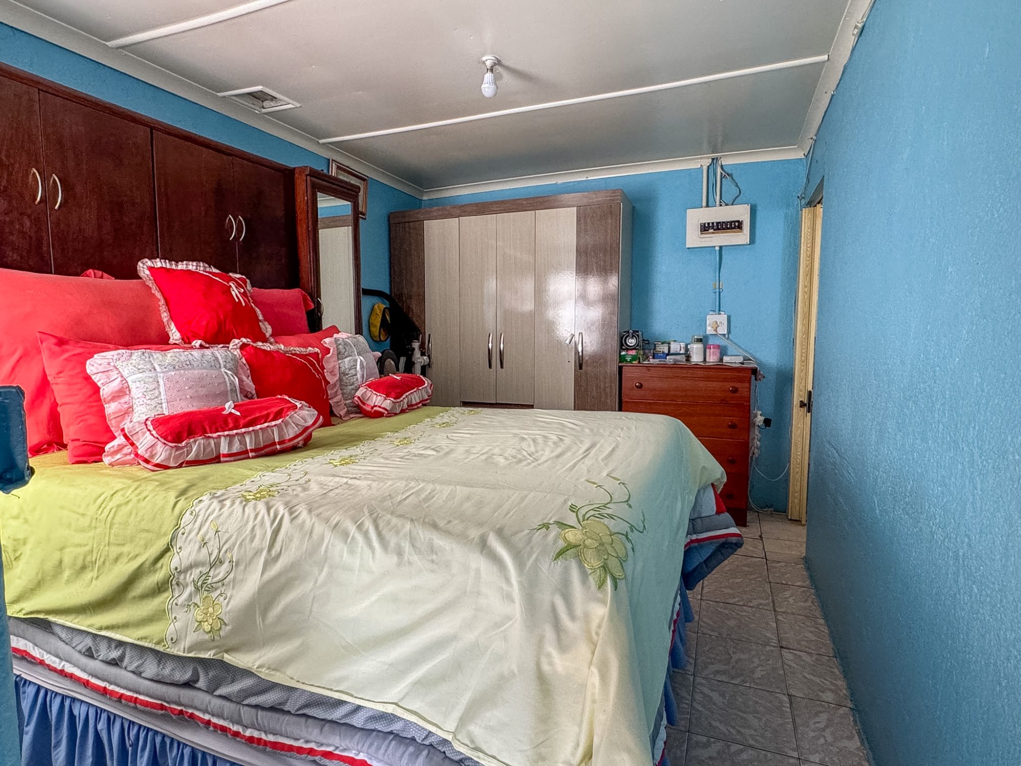 Investment Opportunity with 3 Outside Rooms for Sale in Jabavu (White City), Soweto — image 10