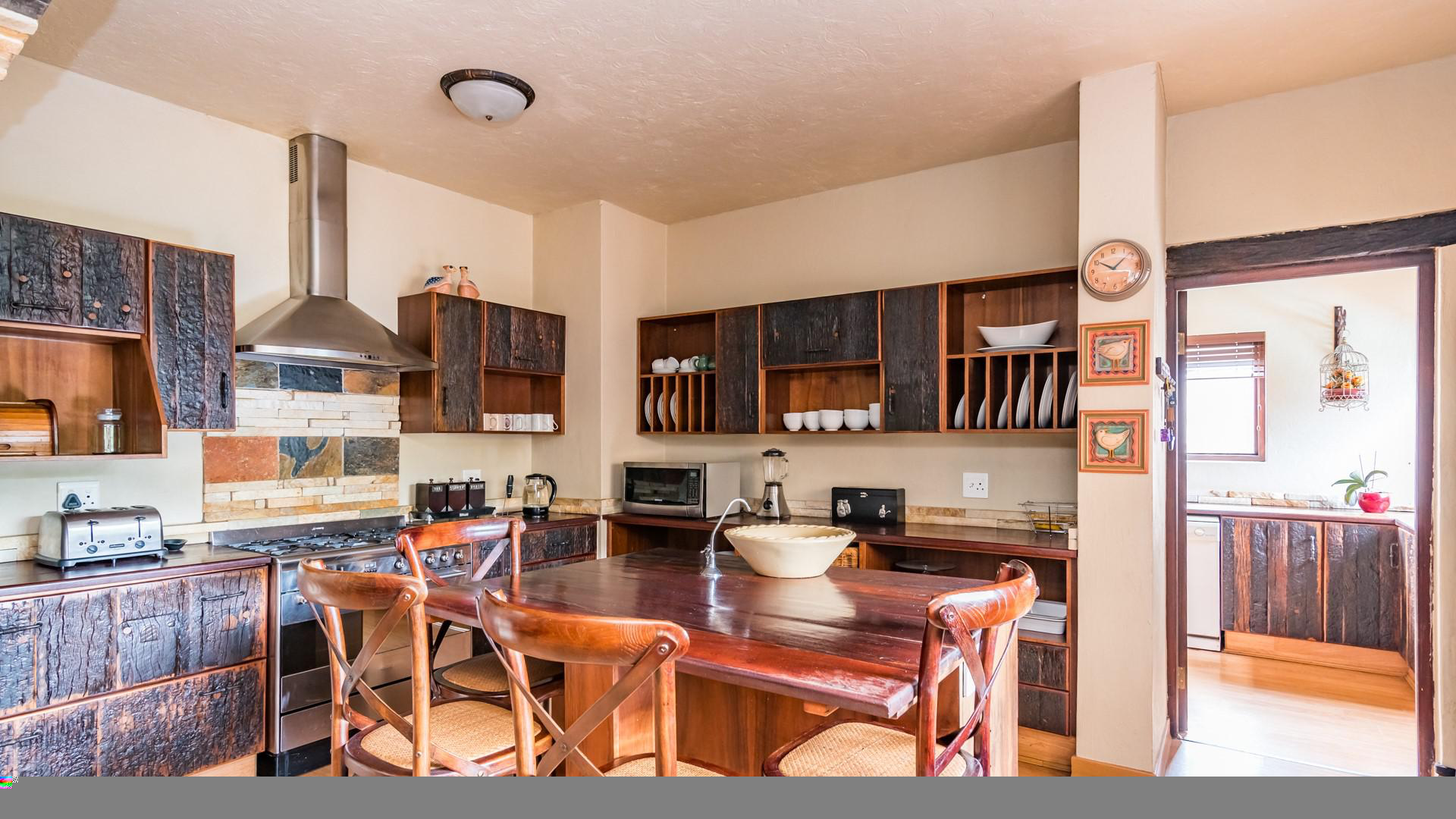 5 Bedroom House For Sale in Featherbrooke Estate, Krugersdorp — image 9