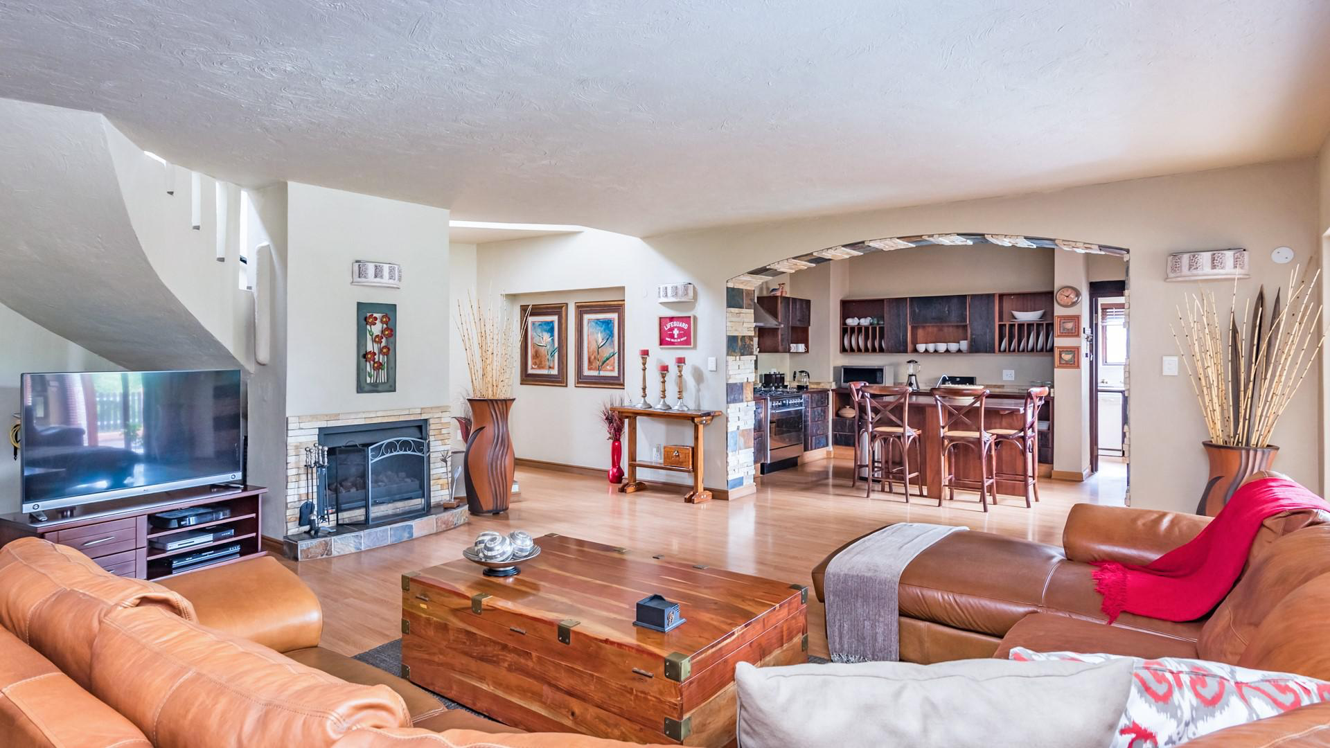 5 Bedroom House For Sale in Featherbrooke Estate, Krugersdorp — image 11