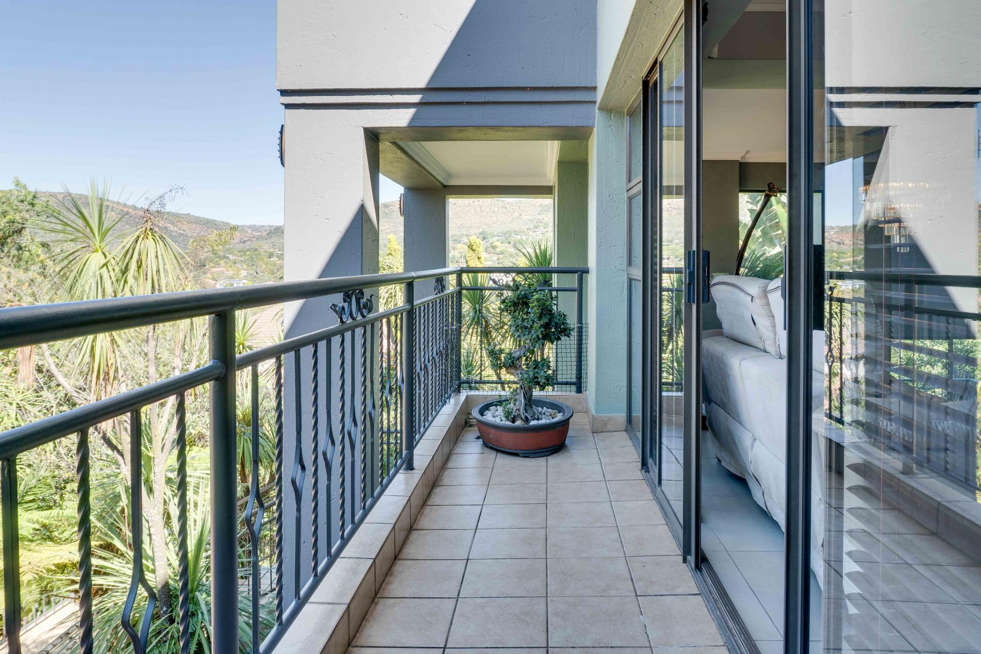 Greenbelt-Facing: The View Behind This Home Will Never Be Built Out | Solar-Powered, 600sqm | Under Roof On A 1,044sqm — image 11