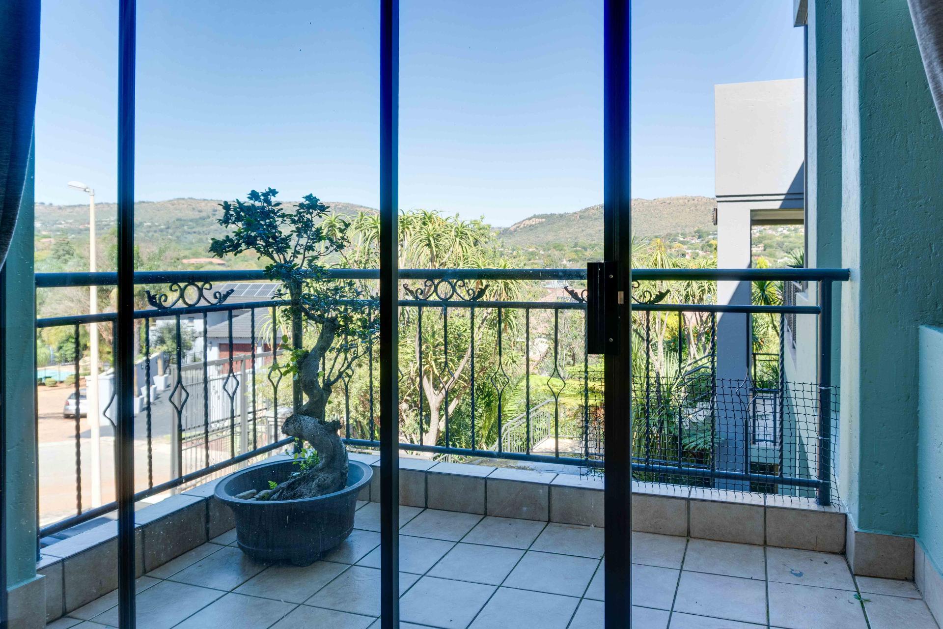 Greenbelt-Facing: The View Behind This Home Will Never Be Built Out | Solar-Powered, 600sqm | Under Roof On A 1,044sqm — image 34