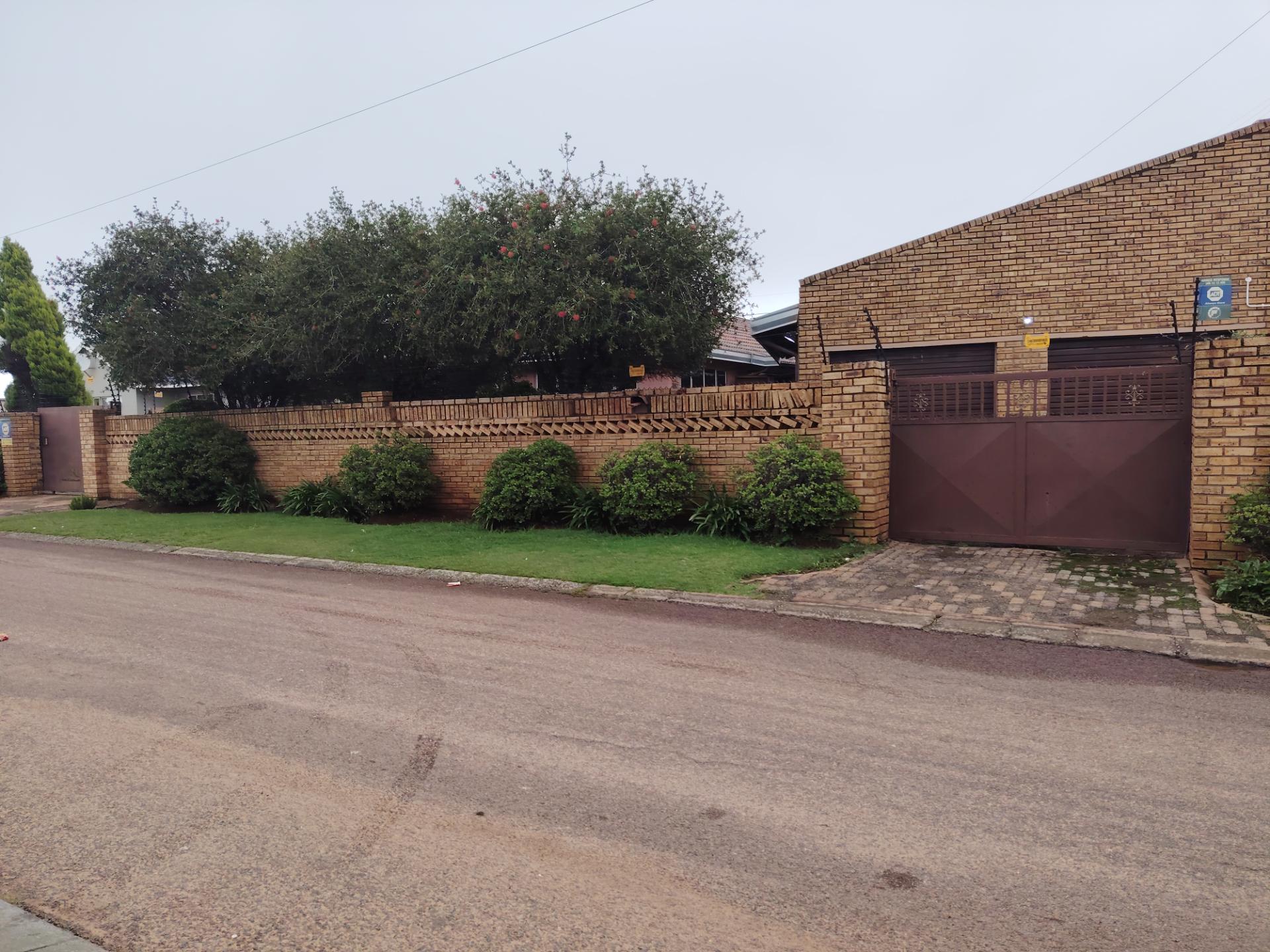 3 Bedroom House To Let in Kagiso, Kagiso