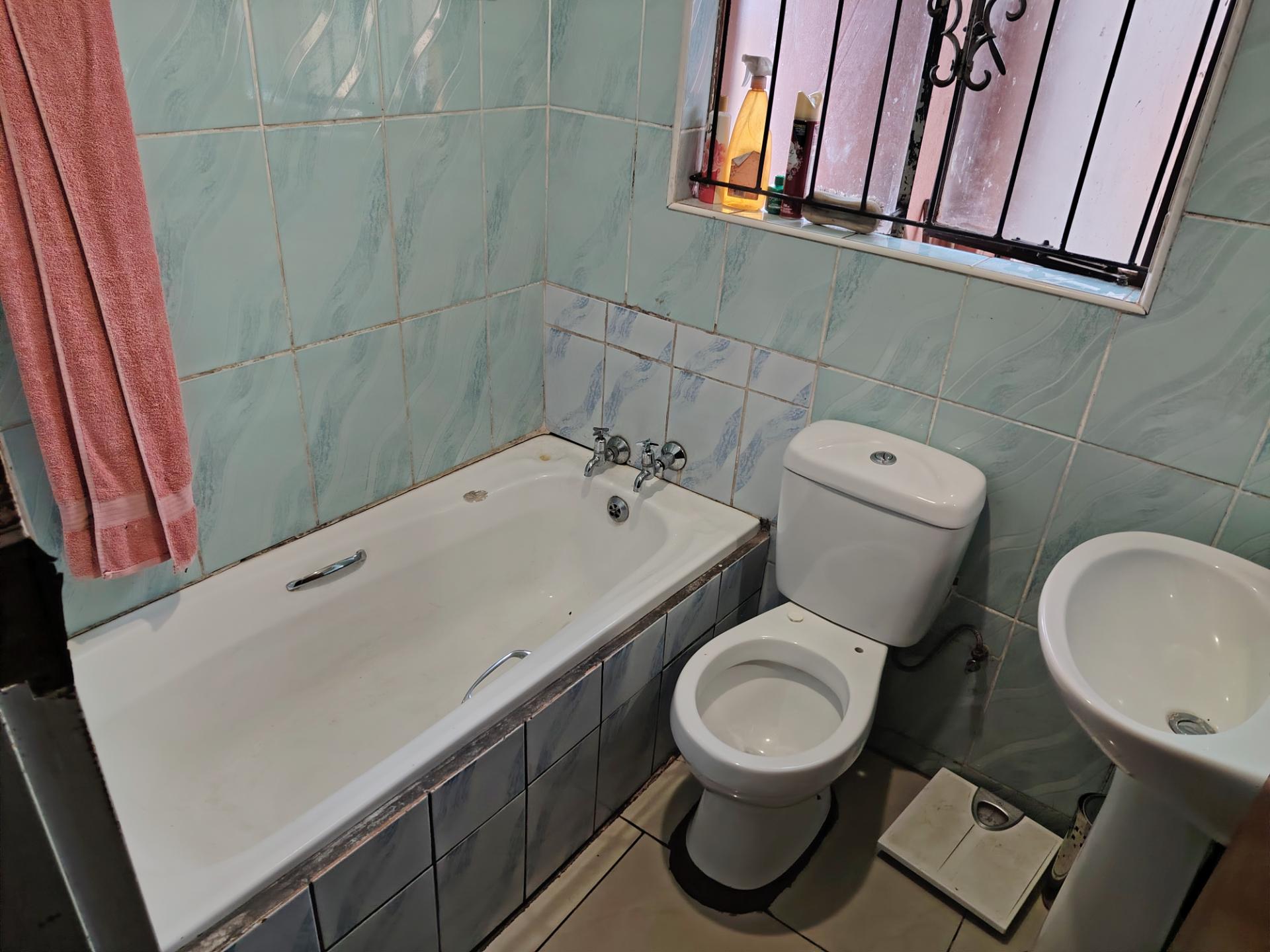 3 Bedroom House To Let in Kagiso, Kagiso — image 12