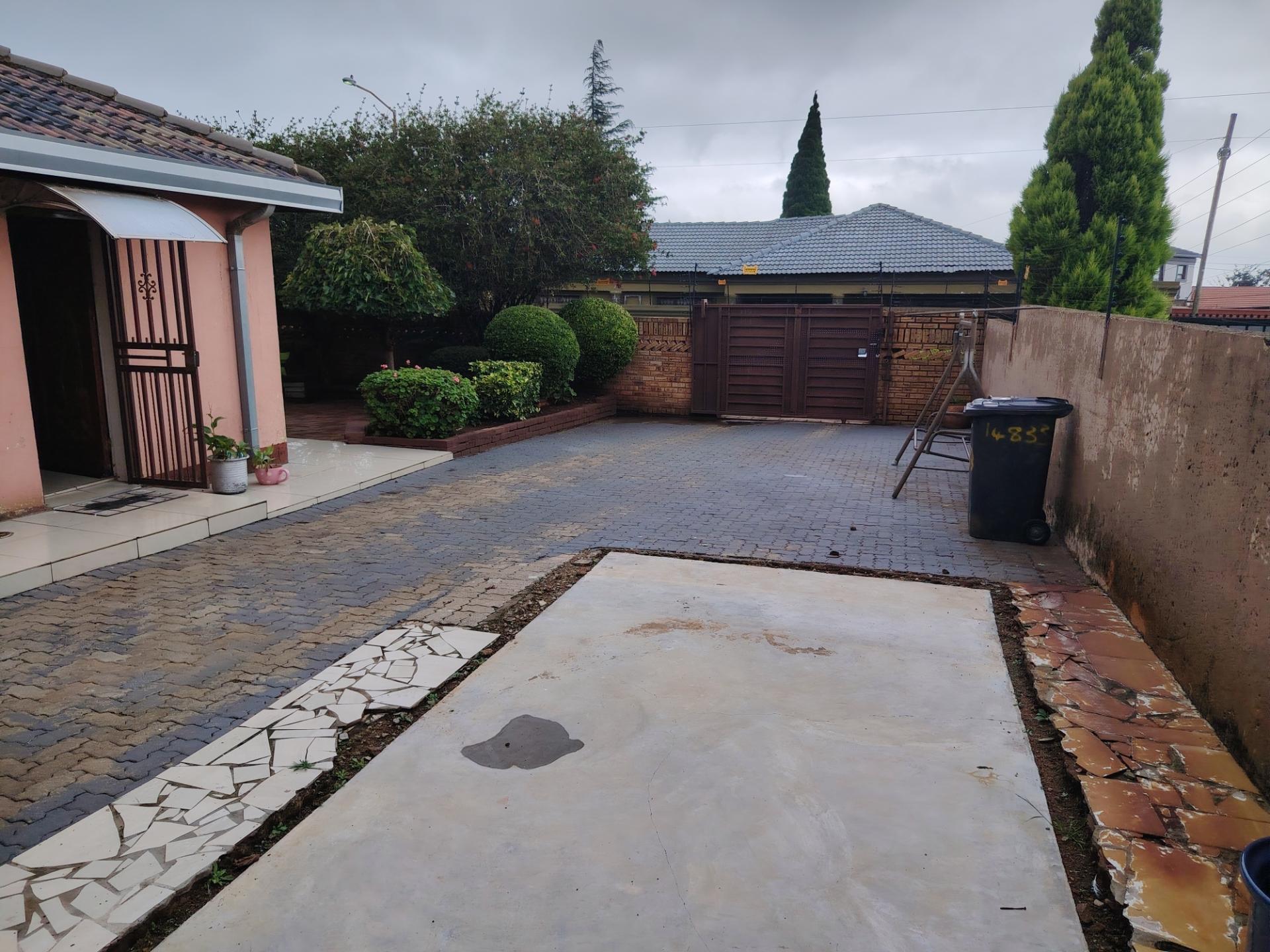 3 Bedroom House To Let in Kagiso, Kagiso — image 22