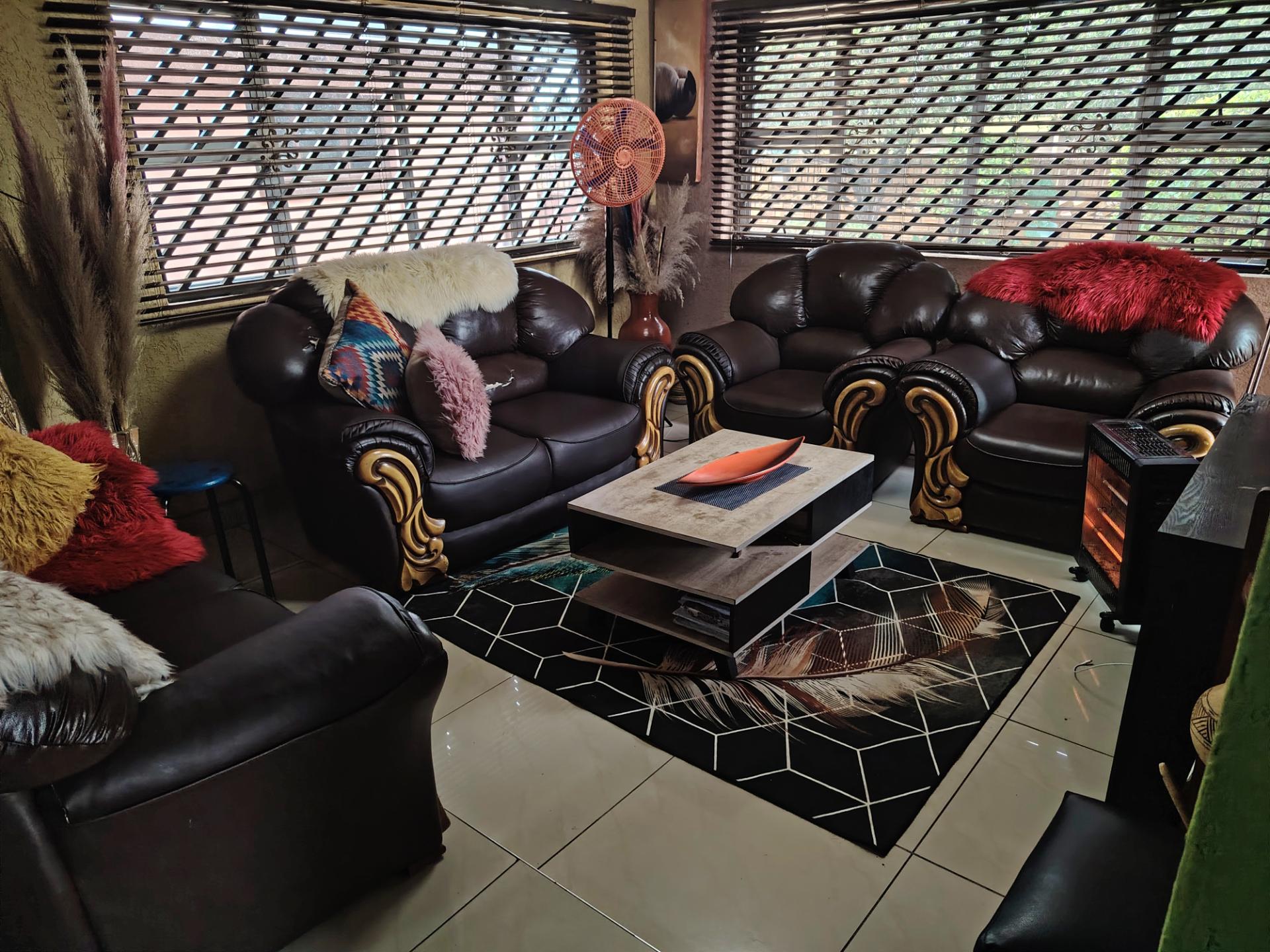 3 Bedroom House To Let in Kagiso, Kagiso — image 4