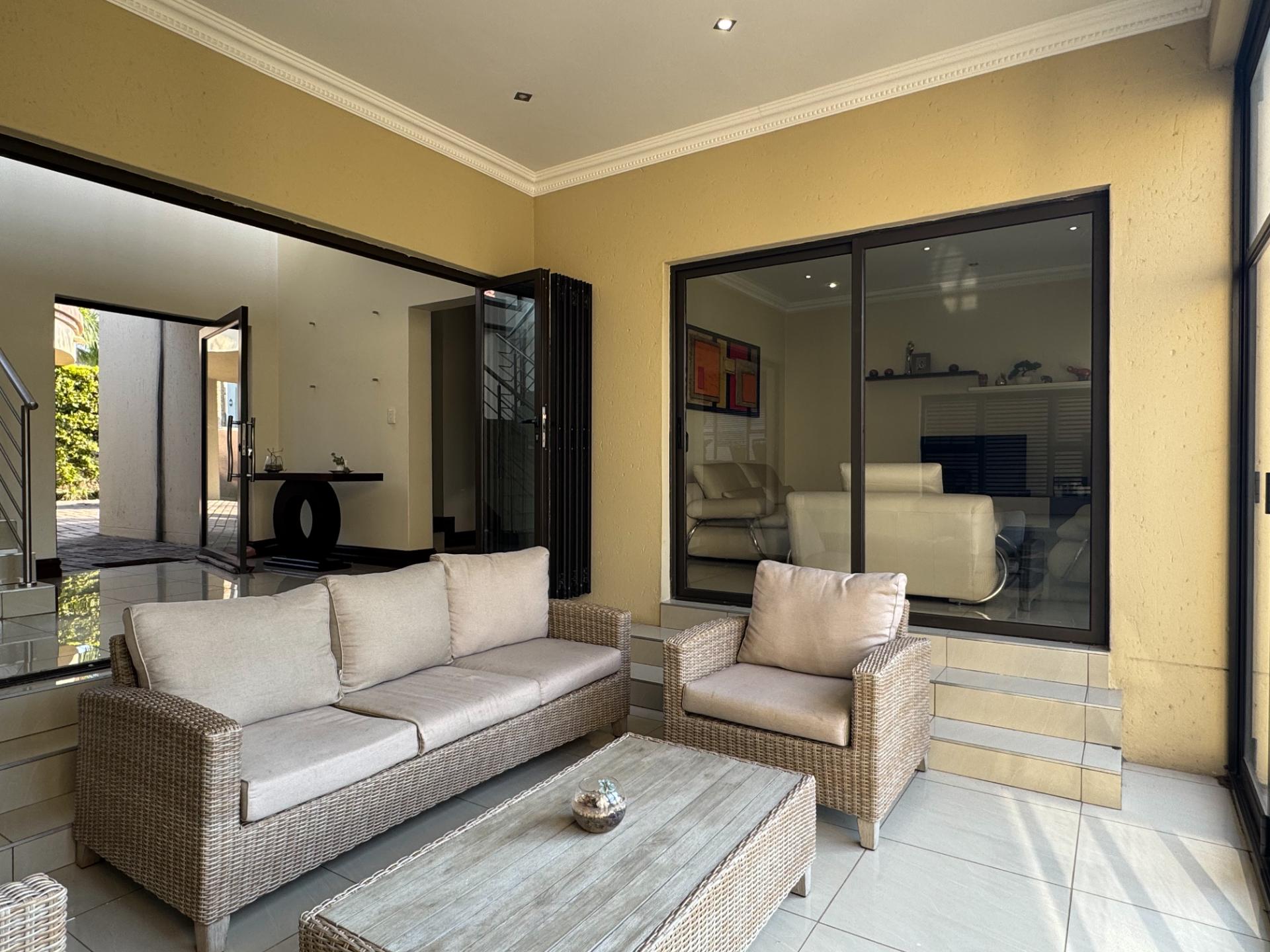 4 Bedroom House For Sale in Blue Valley Golf Estate, Centurion — image 11