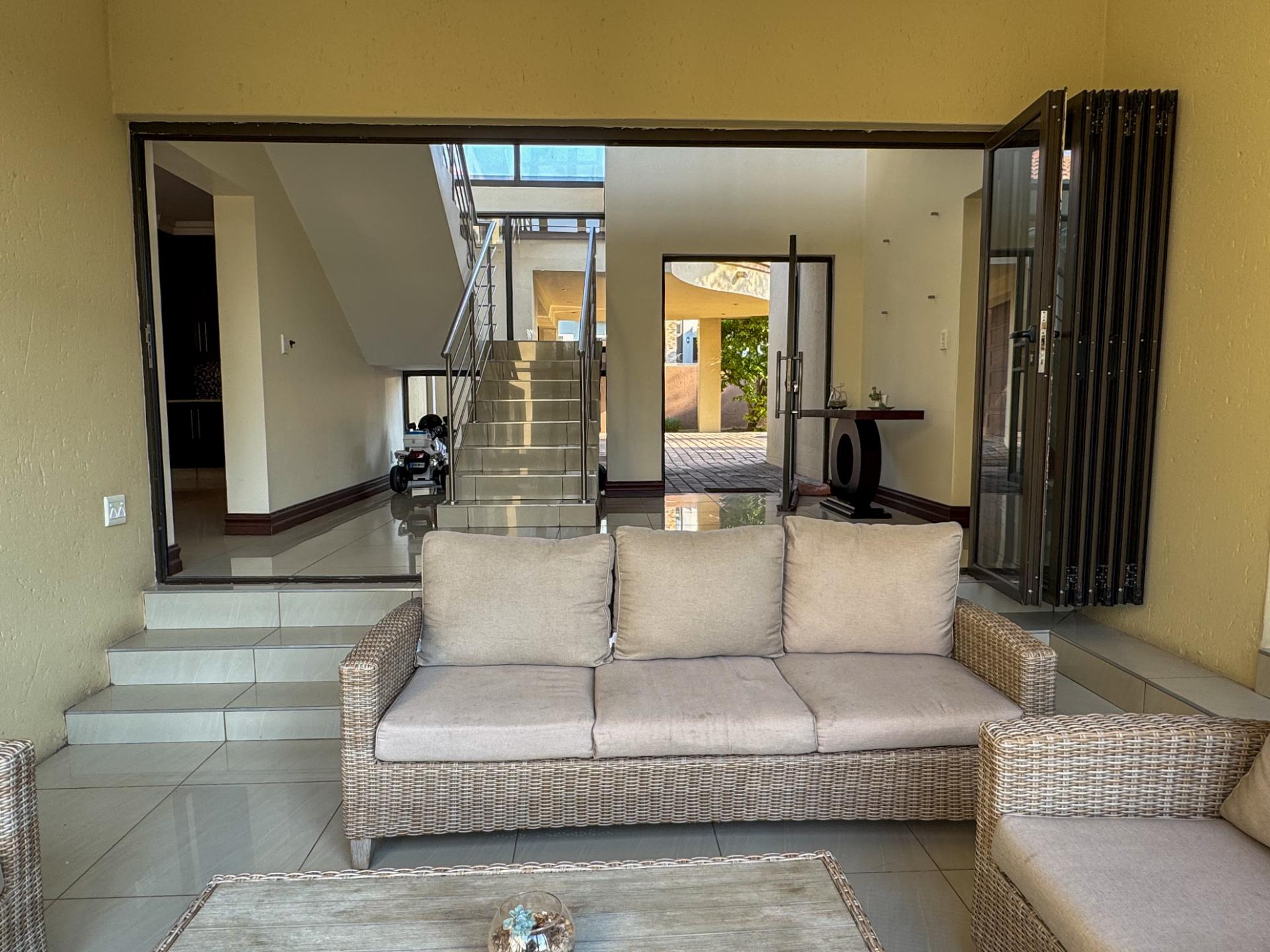 4 Bedroom House For Sale in Blue Valley Golf Estate, Centurion — image 13