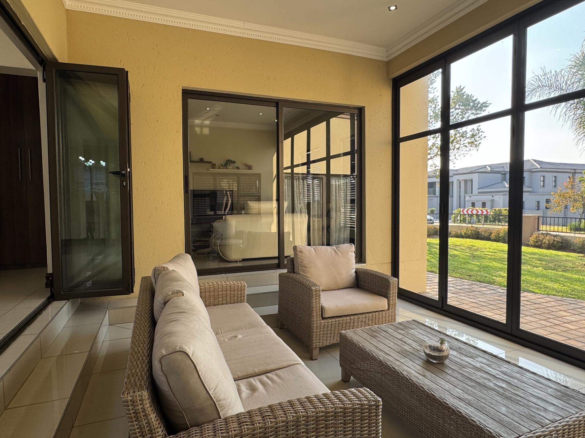 4 Bedroom House For Sale in Blue Valley Golf Estate, Centurion — image 14