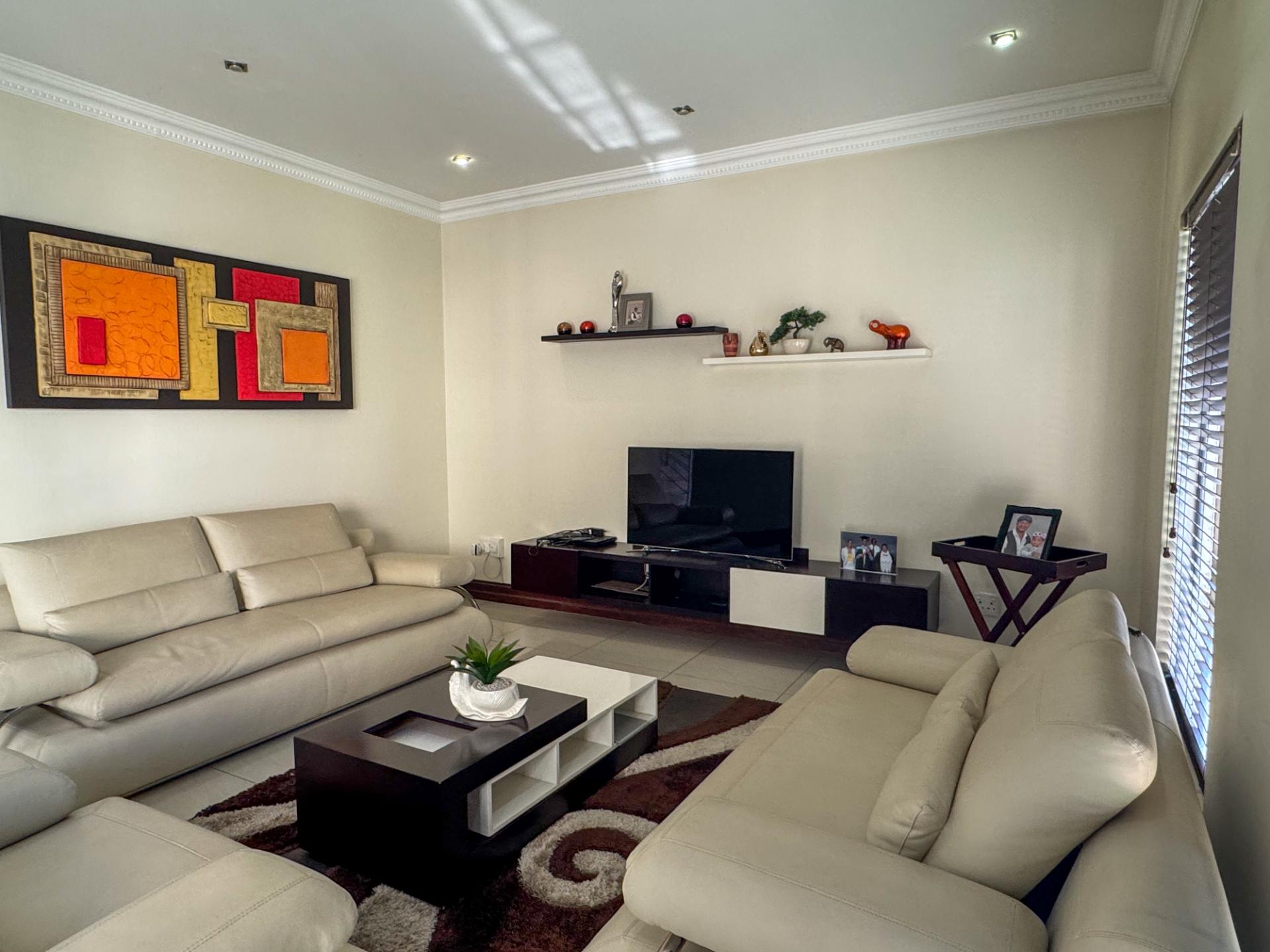 4 Bedroom House For Sale in Blue Valley Golf Estate, Centurion — image 19