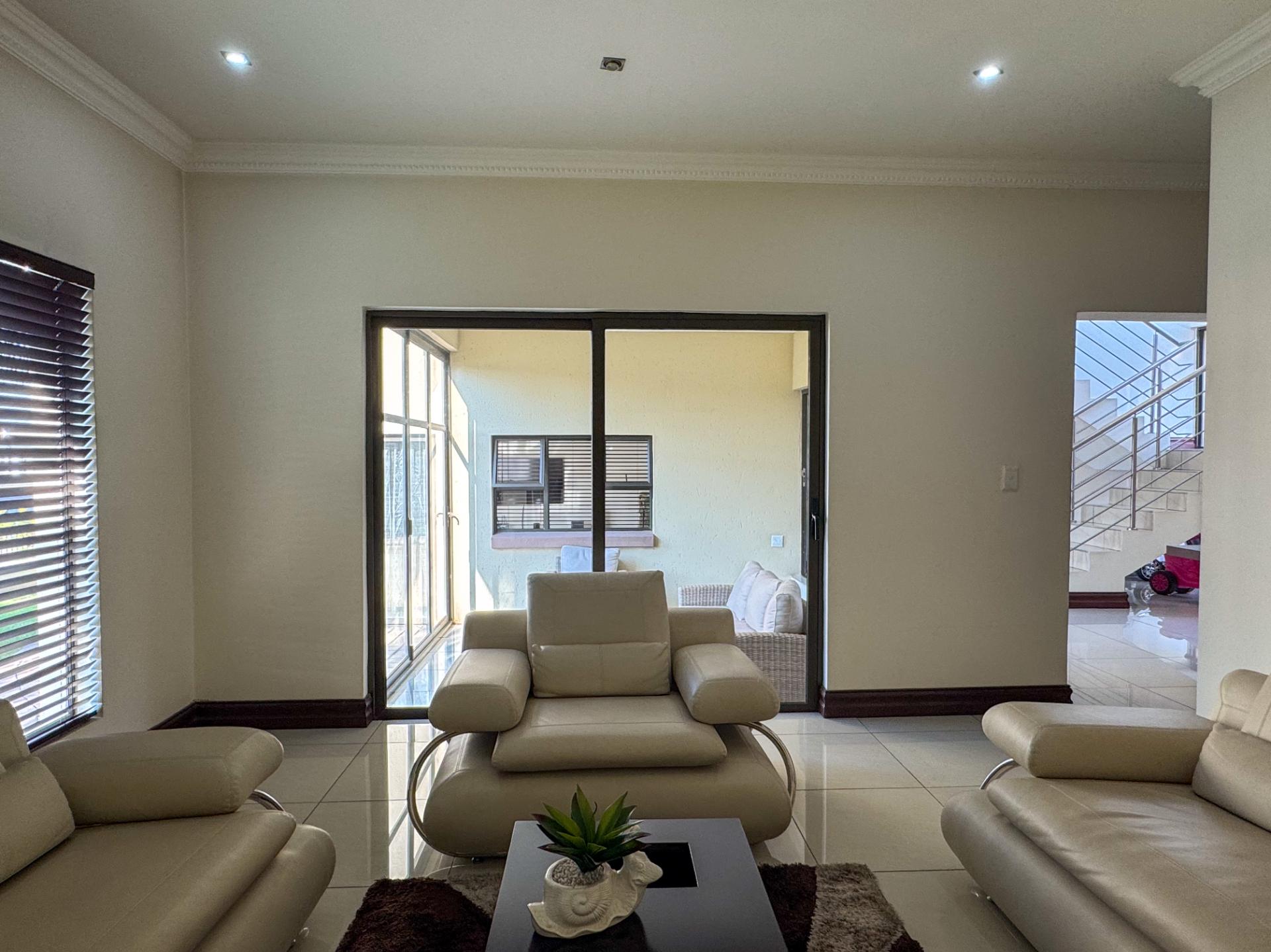 4 Bedroom House For Sale in Blue Valley Golf Estate, Centurion — image 21