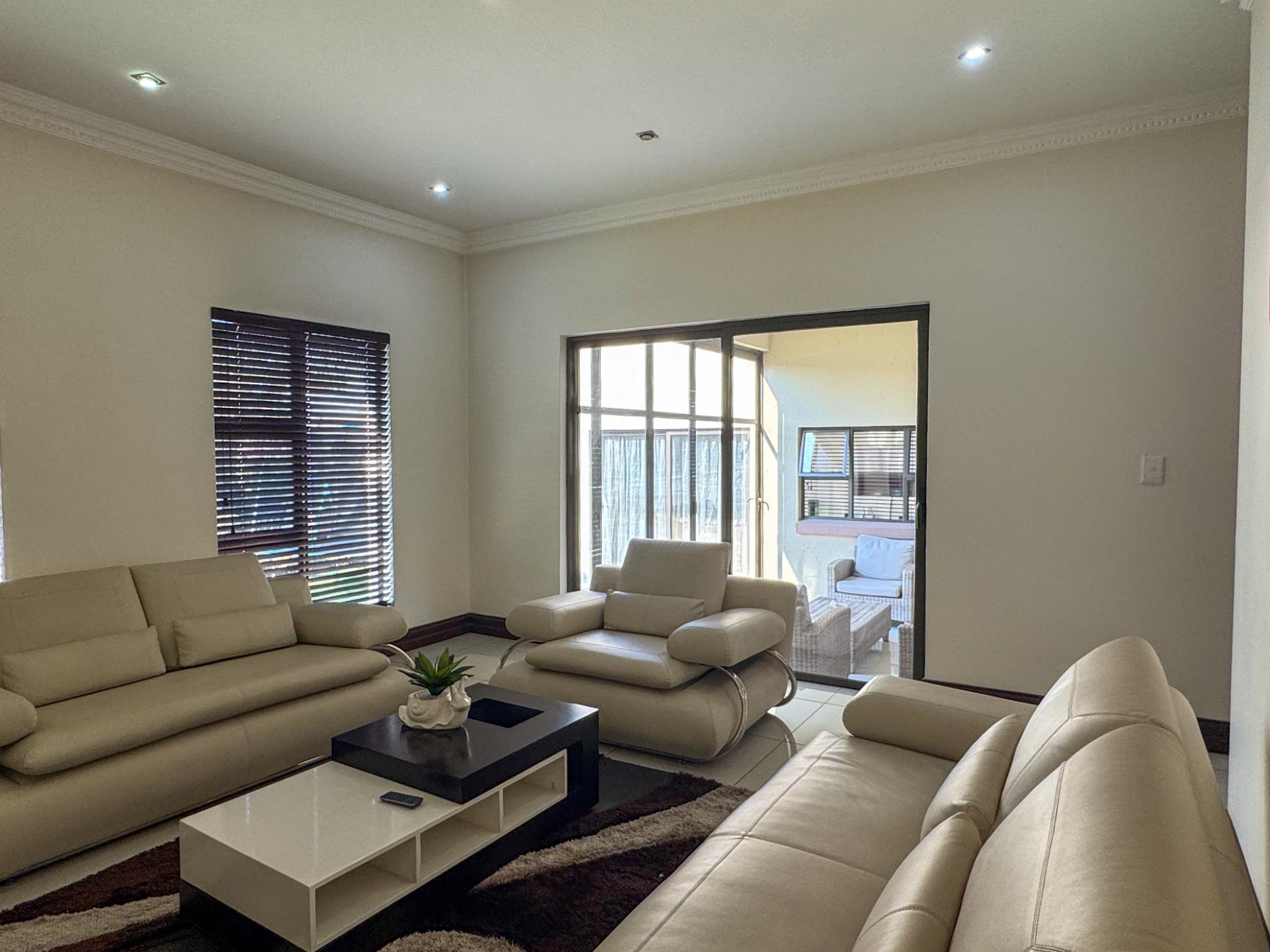 4 Bedroom House For Sale in Blue Valley Golf Estate, Centurion — image 22