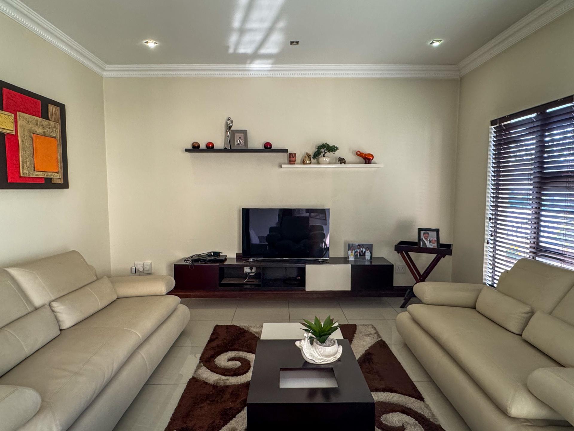 4 Bedroom House For Sale in Blue Valley Golf Estate, Centurion — image 23