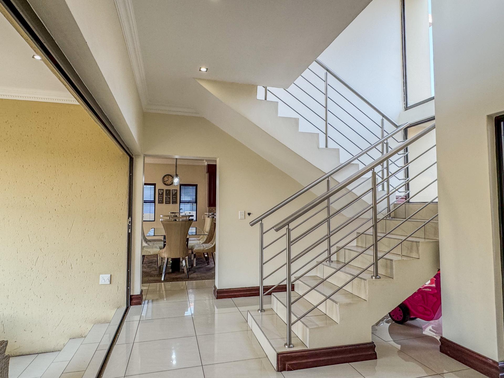 4 Bedroom House For Sale in Blue Valley Golf Estate, Centurion — image 25