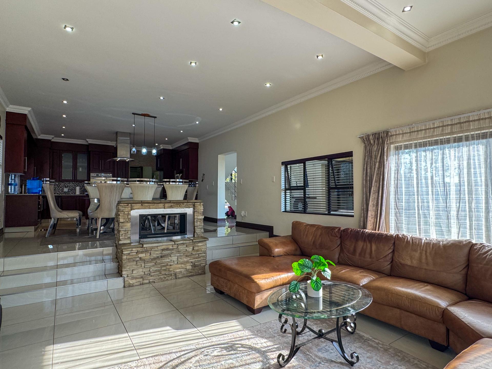 4 Bedroom House For Sale in Blue Valley Golf Estate, Centurion — image 28