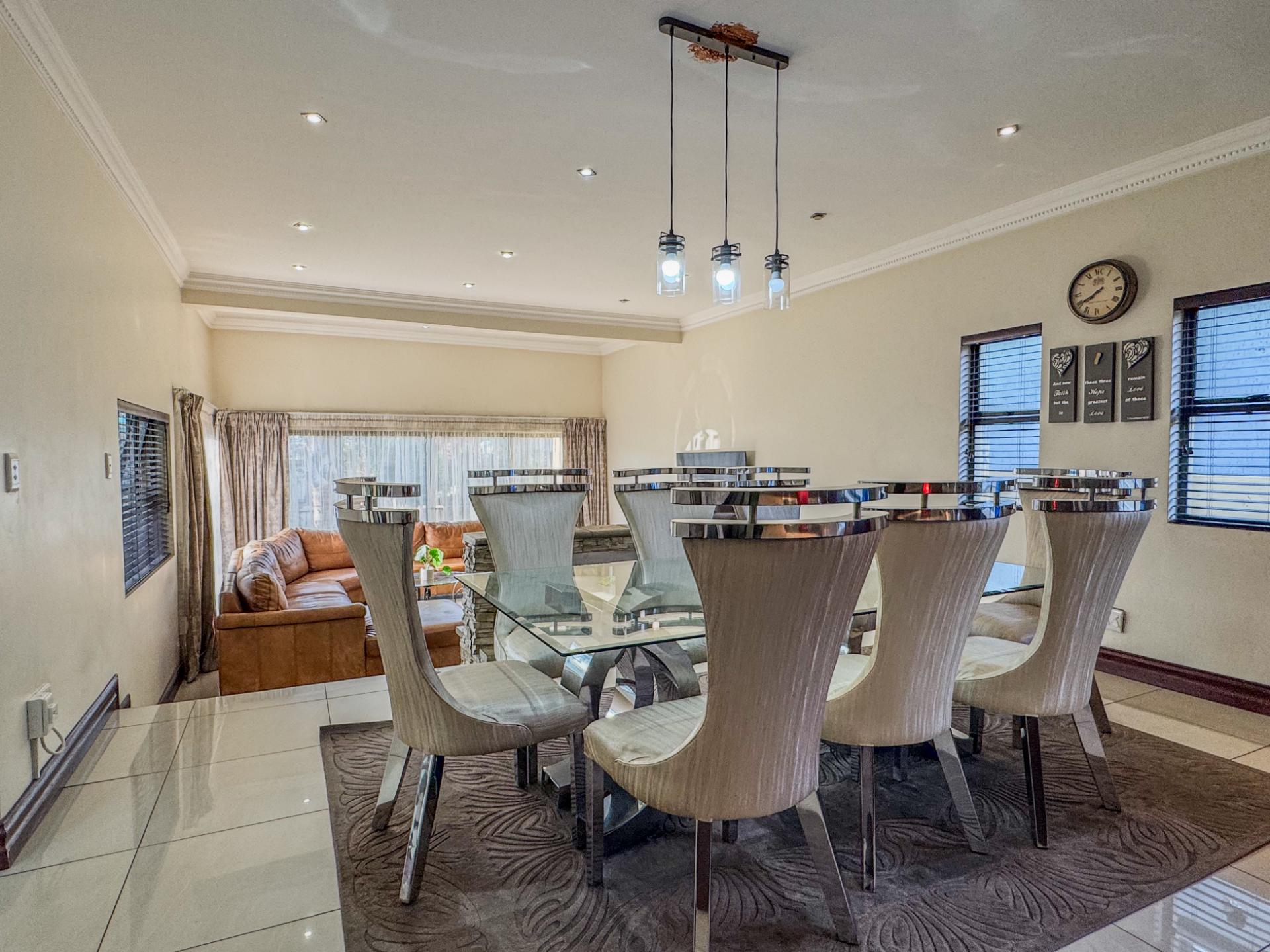 4 Bedroom House For Sale in Blue Valley Golf Estate, Centurion — image 31