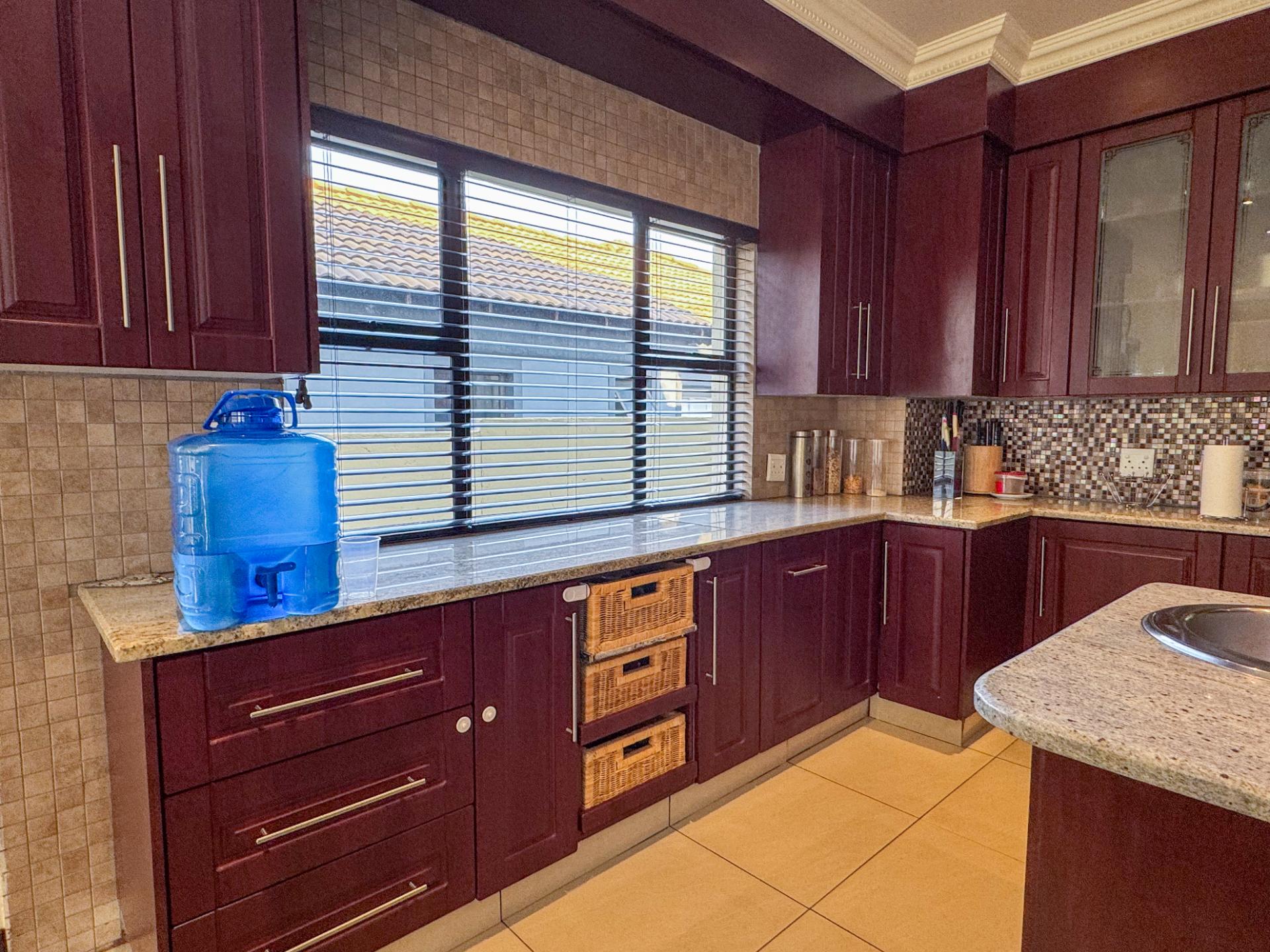 4 Bedroom House For Sale in Blue Valley Golf Estate, Centurion — image 34