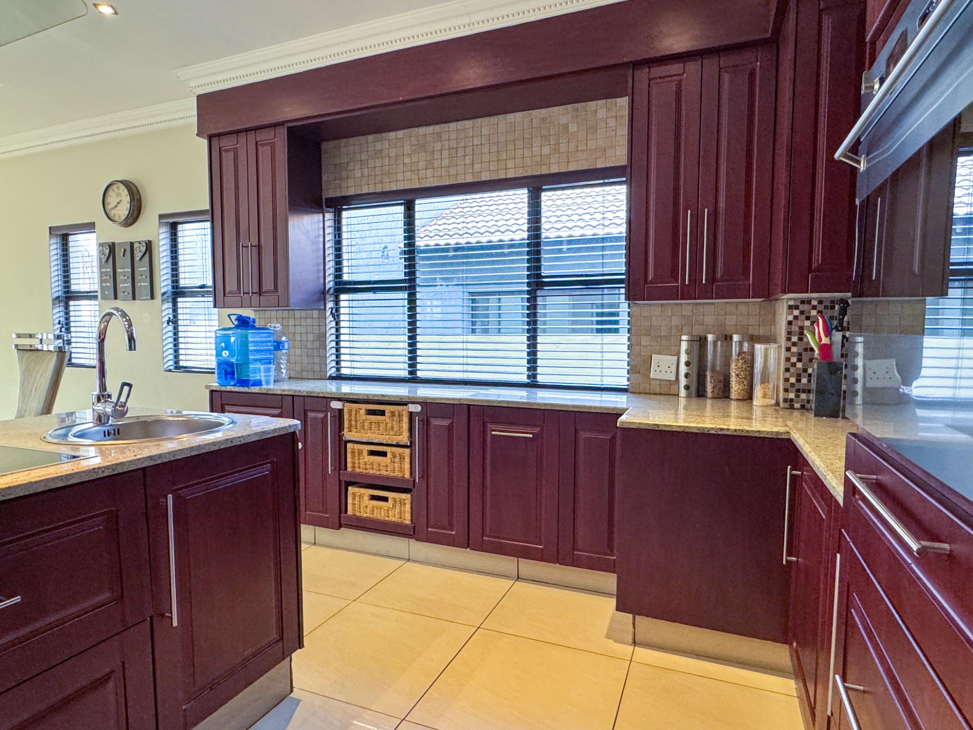 4 Bedroom House For Sale in Blue Valley Golf Estate, Centurion — image 35