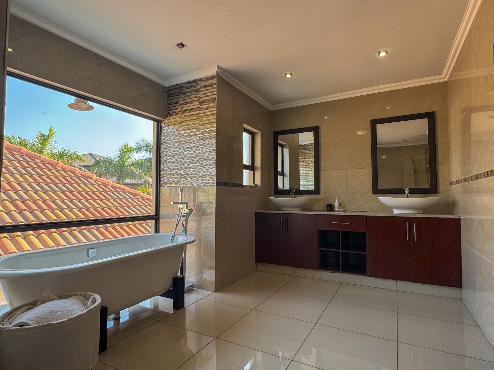 4 Bedroom House For Sale in Blue Valley Golf Estate, Centurion — image 47