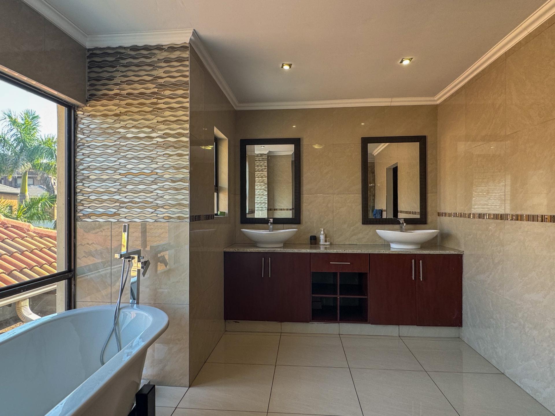 4 Bedroom House For Sale in Blue Valley Golf Estate, Centurion — image 48