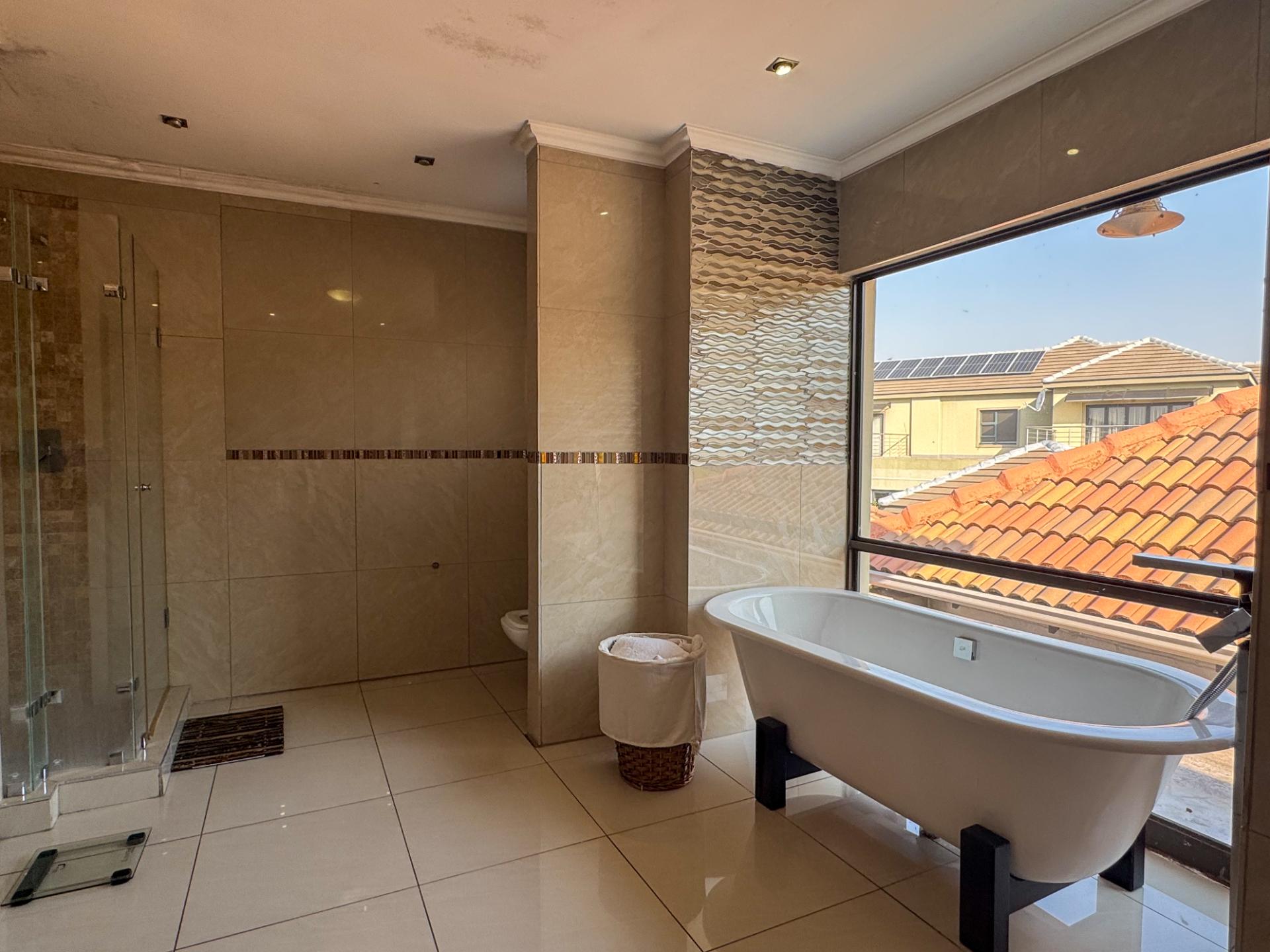 4 Bedroom House For Sale in Blue Valley Golf Estate, Centurion — image 50