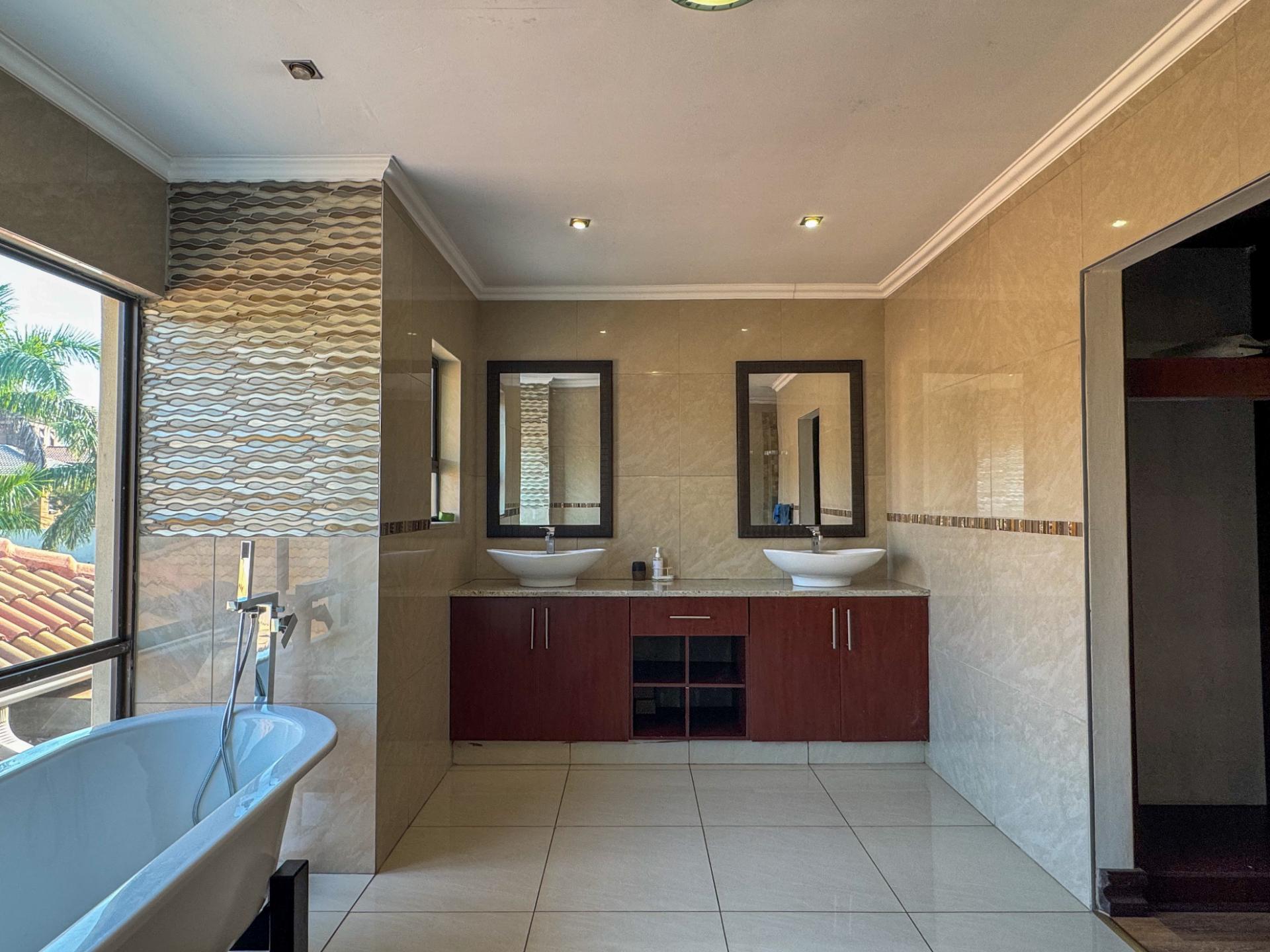 4 Bedroom House For Sale in Blue Valley Golf Estate, Centurion — image 51