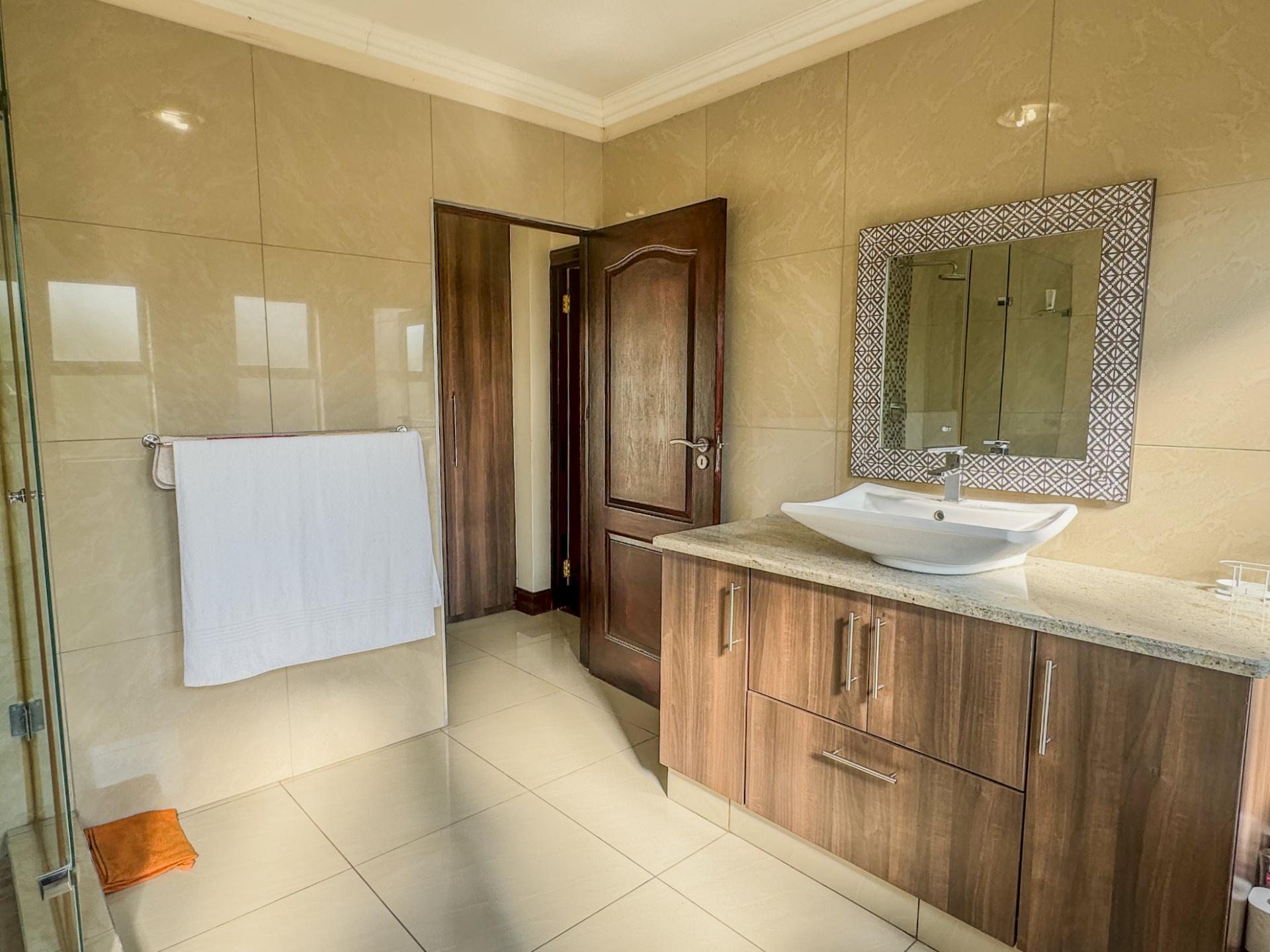 4 Bedroom House For Sale in Blue Valley Golf Estate, Centurion — image 57