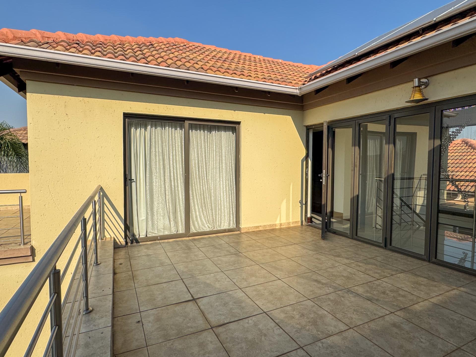 4 Bedroom House For Sale in Blue Valley Golf Estate, Centurion — image 62