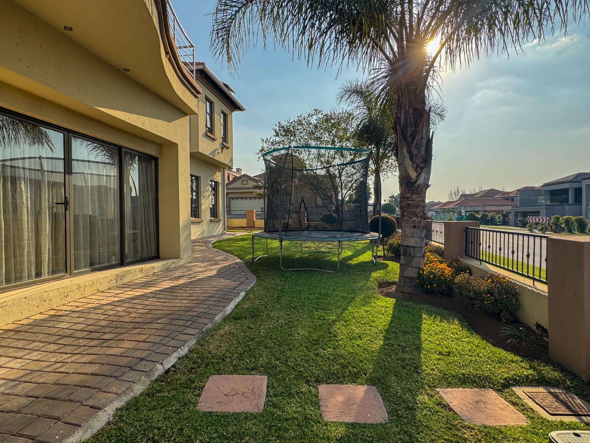 4 Bedroom House For Sale in Blue Valley Golf Estate, Centurion — image 77
