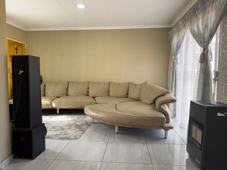  3-Bedroom Family Home with Spacious Yard For Sale in Westonaria — image 14