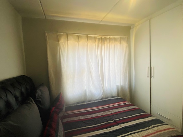 2 Bedroom Apartment / Flat For Sale in Jabulani, Soweto — image 10