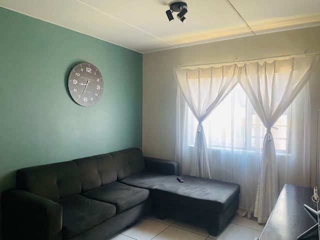 2 Bedroom Apartment / Flat For Sale in Jabulani, Soweto — image 5