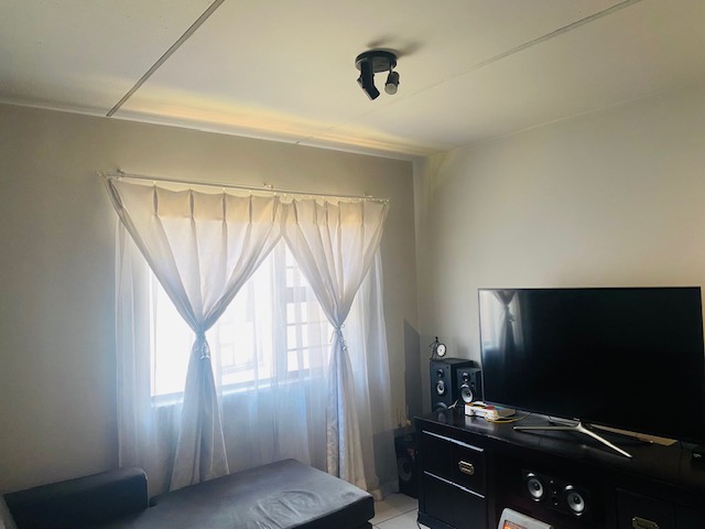 2 Bedroom Apartment / Flat For Sale in Jabulani, Soweto — image 6