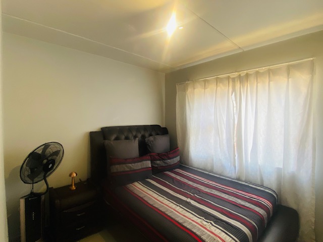 2 Bedroom Apartment / Flat For Sale in Jabulani, Soweto — image 9